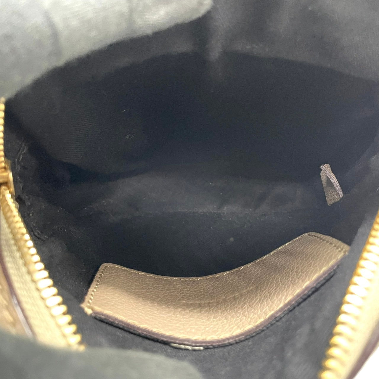 【美品】シーバイクロエ SEE BY CHLOE ショルダーバッグ クロスボディ スエード レザー グレージュ 鞄 斜め掛け可 レディース エレガント ビンテージ クラシック お出かけ デイリー 人気 上品 高級 リング 金具 ミニバッグ ポシェット s86