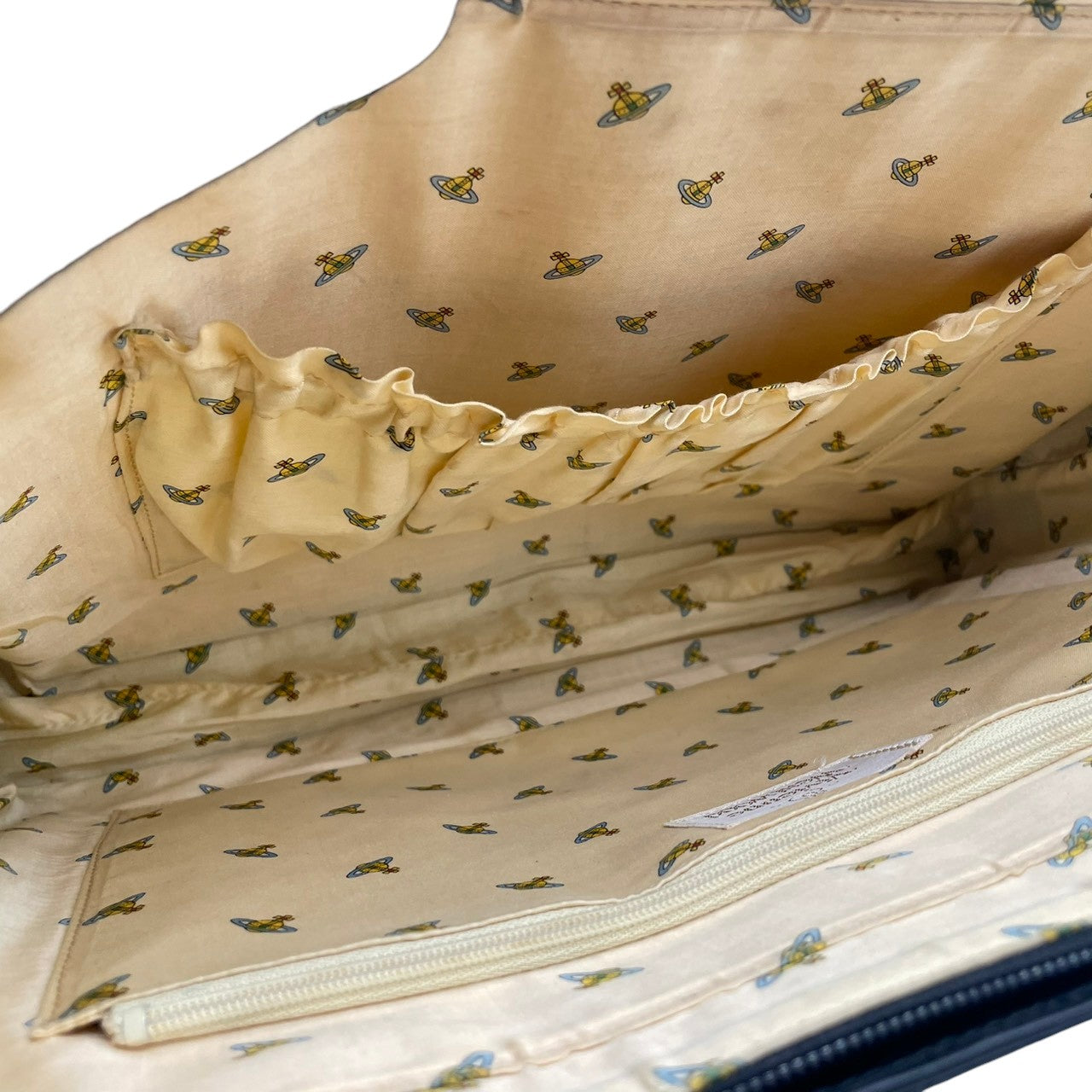 ヴィヴィアンウエストウッド Vivienne Westwood ハンドバッグ ブリーフケース ビジネスバッグ レザー 本革 ブラック 黒 オーブ ゴールド金具 A4収納可 エレガント クラシック カバン 手提げ メンズ レディース 通勤 通学 鞄 S81