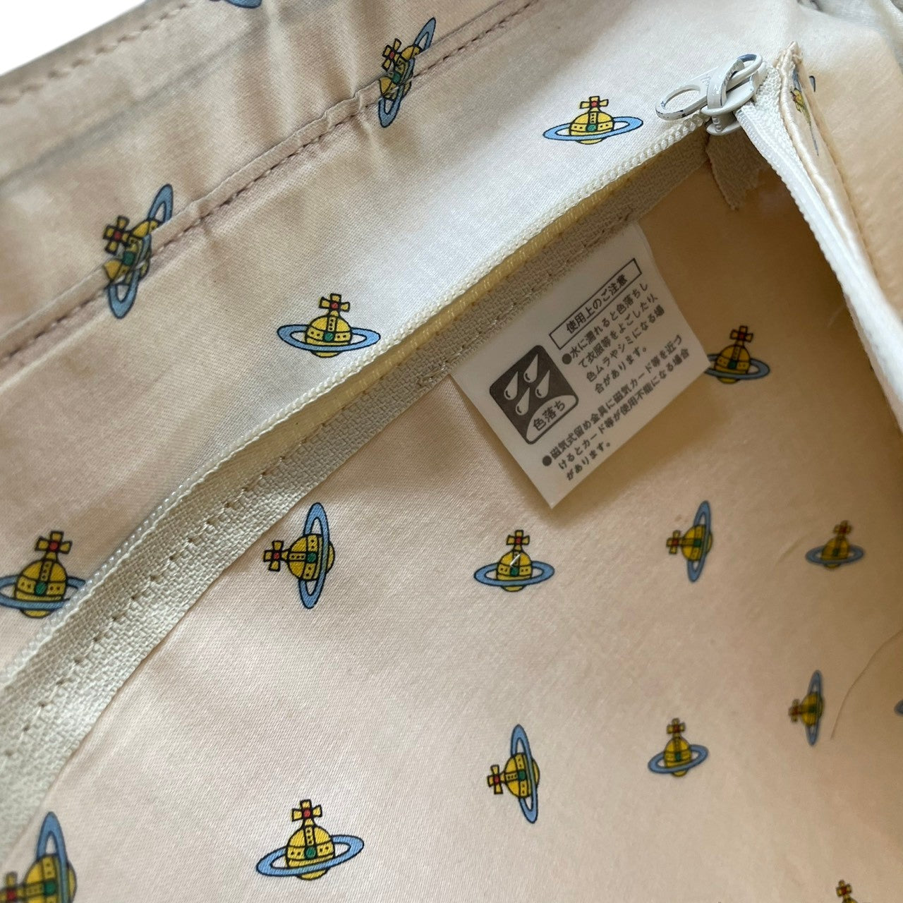ヴィヴィアンウエストウッド Vivienne Westwood ハンドバッグ ブリーフケース ビジネスバッグ レザー 本革 ブラック 黒 オーブ ゴールド金具 A4収納可 エレガント クラシック カバン 手提げ メンズ レディース 通勤 通学 鞄 S81