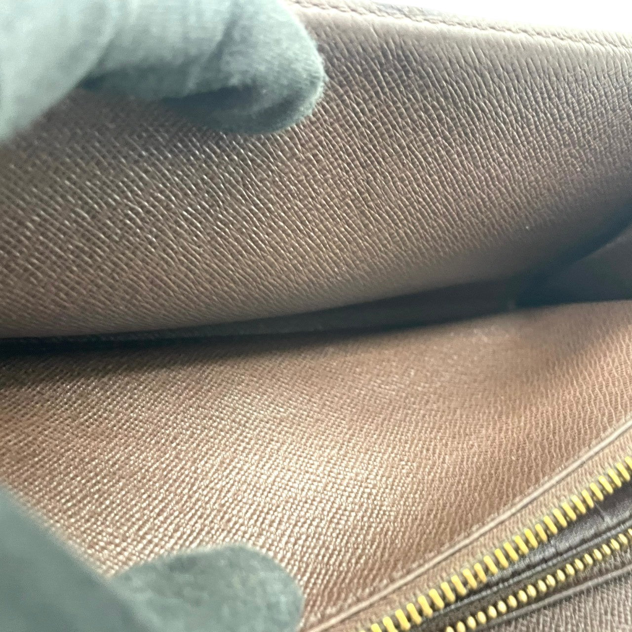 LOUIS VUITTON ルイヴィトン 長財布 ロングウォレット モノグラム PVC レザー ブラウン 茶 レディース メンズ エレガント クラシック ウォレット 札入れ 小銭入れ カード入れ 財布 サイフ フォーマル 高級 人気 ブランド M4
