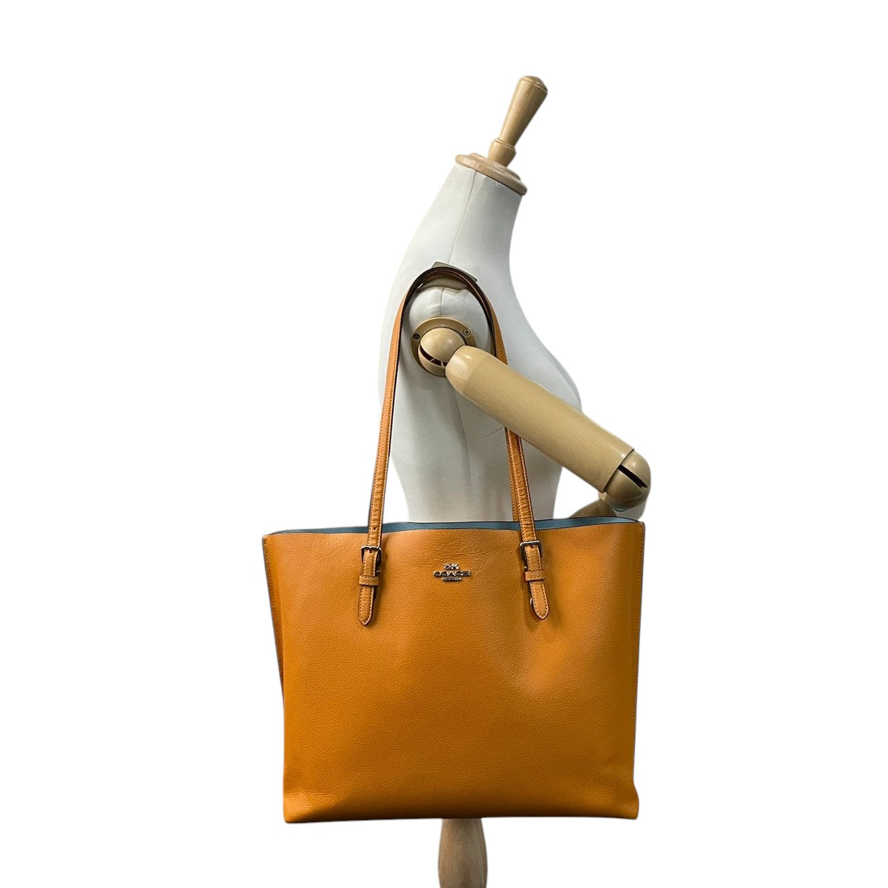 美品 COACH コーチ トートバッグ ショルダーバッグ ワンショルダー 肩掛け レザー 本革 オレンジ 橙色 無地 シンプル 大容量 A4収納可 上品 エレガント クラシック カジュアル 通勤 通学 デイリー お出かけ カバン 鞄 自立可 レディース S65