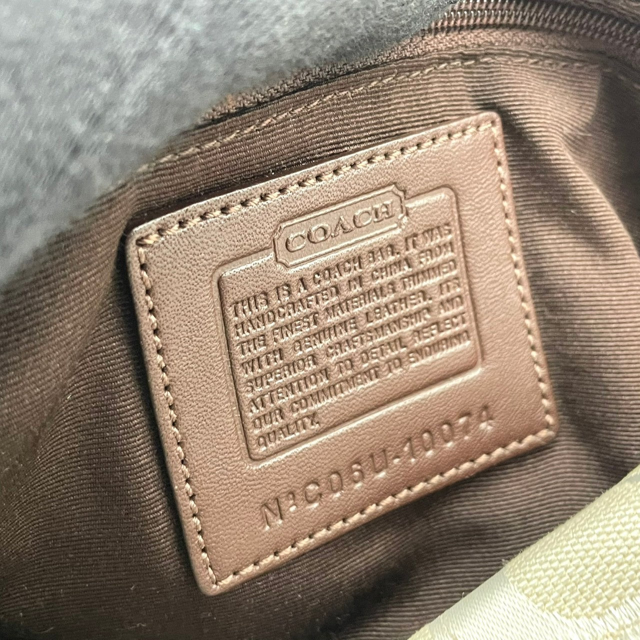 美品 COACH コーチ トートバッグ ショルダーバッグ ワンショルダー 肩掛け キャンバス レザー 本革 アイボリー 白 ブラウン 茶色 シグネチャー クラシック ファスナー 上品 エレガント カジュアル デイリー お出かけ カバン 鞄 レディース S65
