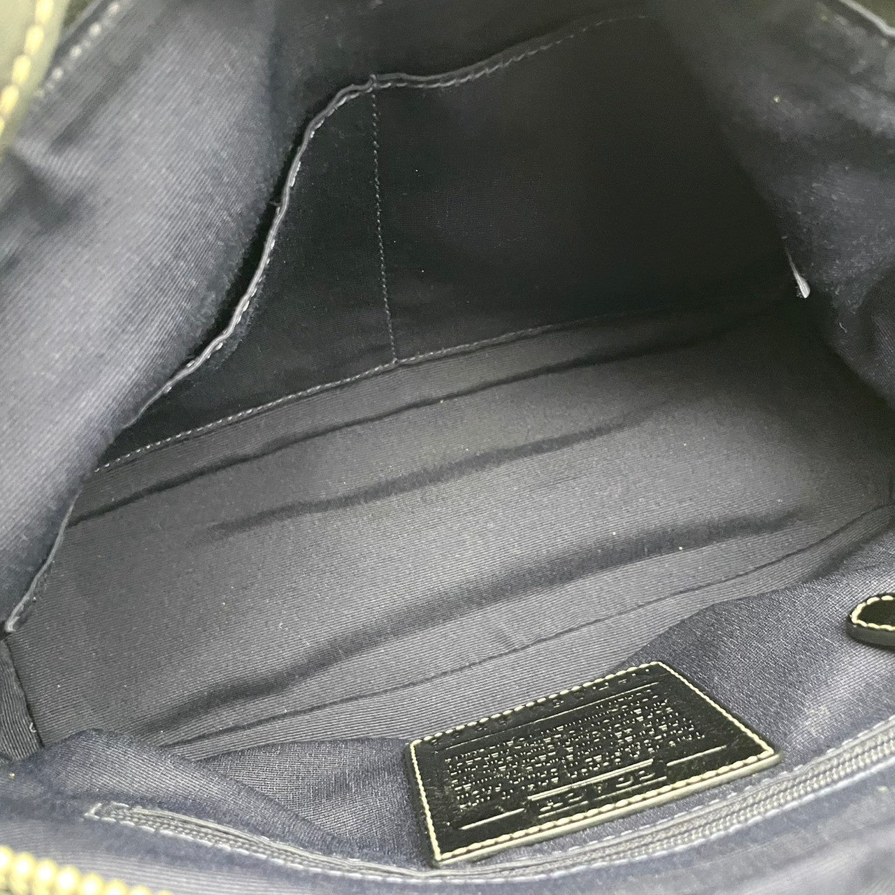 COACH コーチ ハンドバッグ ショルダーバッグ ワンショルダー 肩掛け キャンバス レザー 本革 ブラック 黒 シグネチャー 総柄 エレガント クラシック カジュアル デイリー お出かけ カバン 鞄 自立可 レディース S65