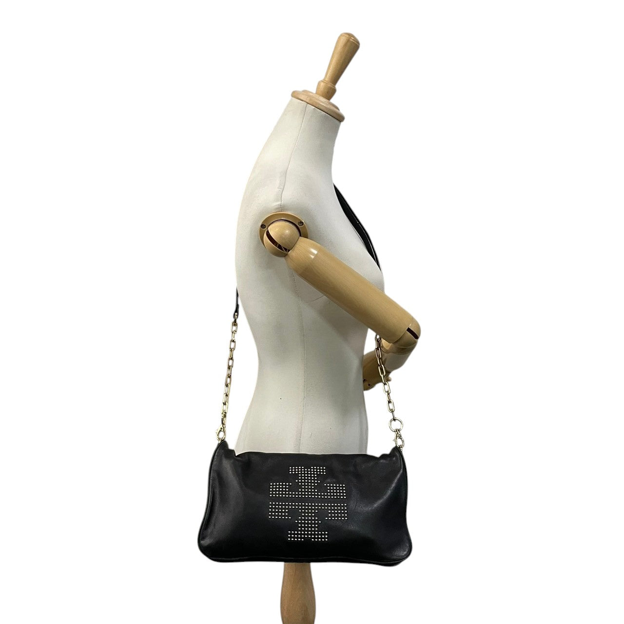 トリーバーチ TORY BURCH ショルダーバッグ 鞄 本革 レザー ブラック 黒 スタッズ ビッグロゴ チェーンショルダー クロスボディ 斜め掛け可 肩掛け レディース エレガント クラシック カジュアル パーティー お出かけ デイリー 良品 S75