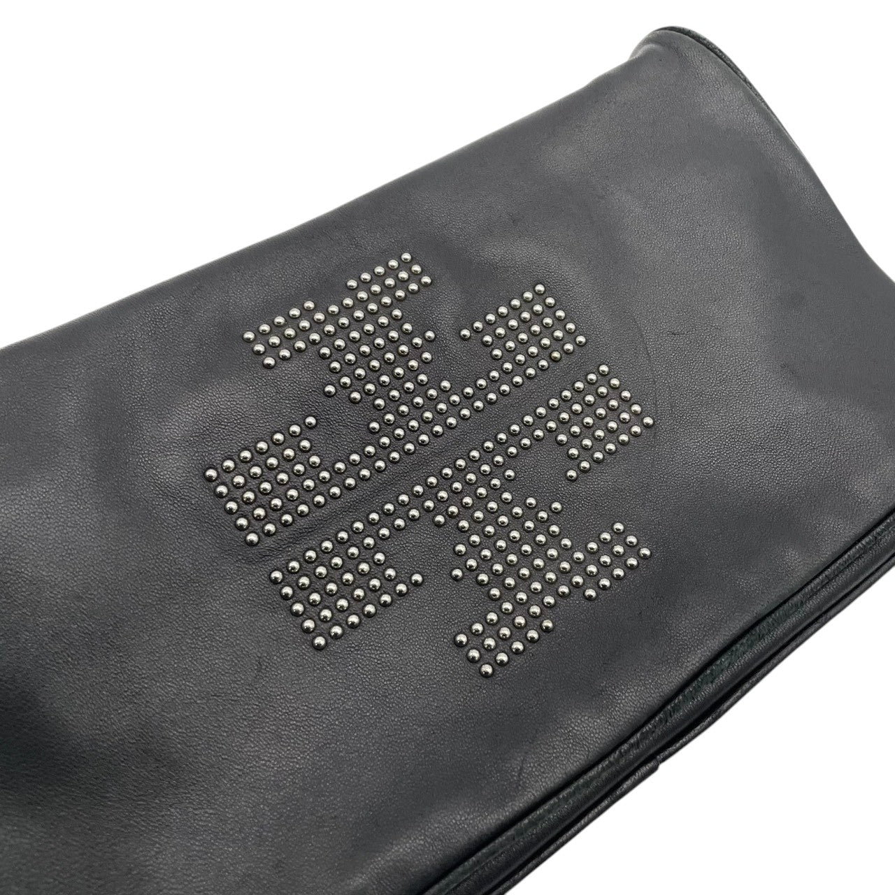 トリーバーチ TORY BURCH ショルダーバッグ 鞄 本革 レザー ブラック 黒 スタッズ ビッグロゴ チェーンショルダー クロスボディ 斜め掛け可 肩掛け レディース エレガント クラシック カジュアル パーティー お出かけ デイリー 良品 S75