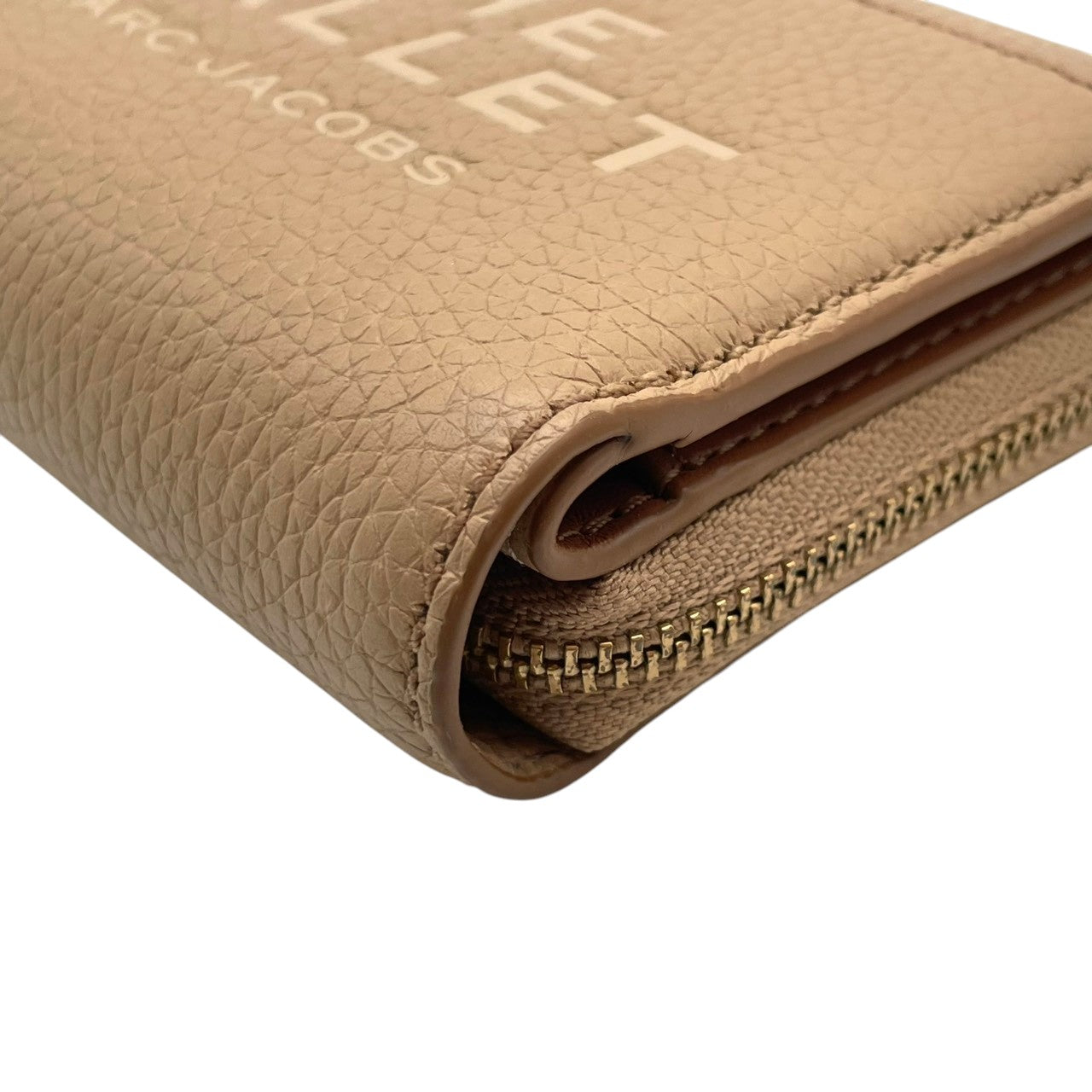 極美品 マークジェイコブス MARC JACOBS 財布 二つ折り コンパクトウォレット レザー 本革 ベージュ ゴールド金具 レディース エレガント クラシック ビンテージ ミニ財布 カジュアル 上品 高品質 丈夫 人気 お出かけ デイリー 普段使い M1