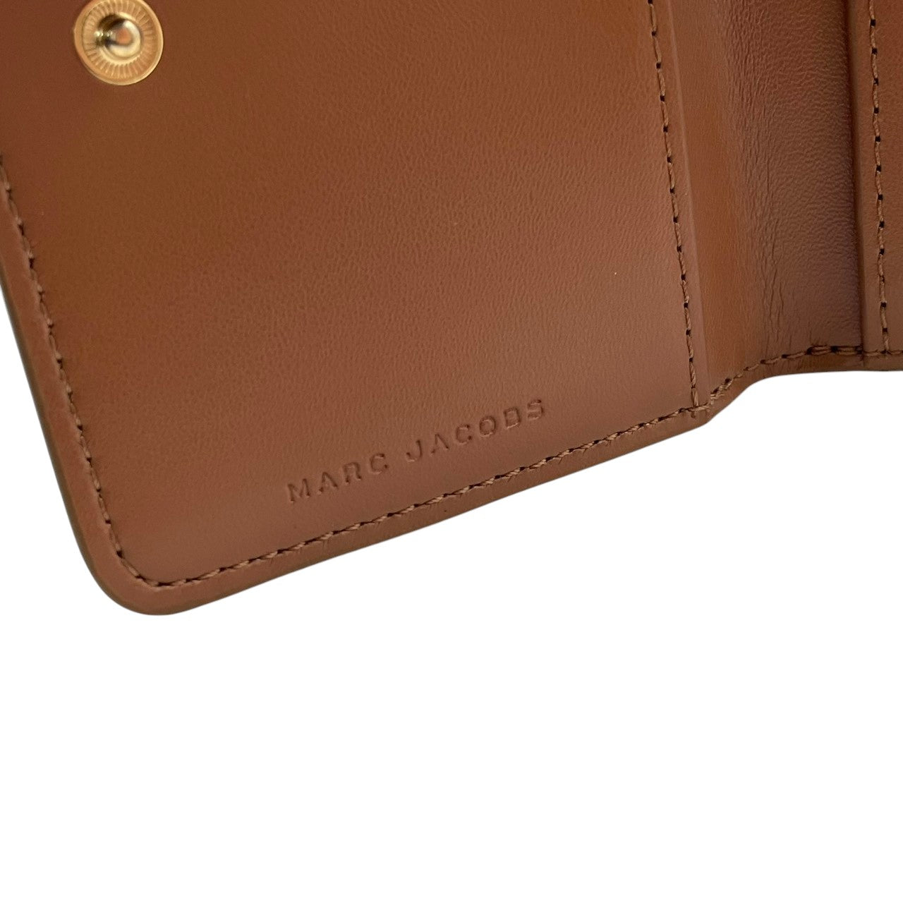 極美品 マークジェイコブス MARC JACOBS 財布 二つ折り コンパクトウォレット レザー 本革 ベージュ ゴールド金具 レディース エレガント クラシック ビンテージ ミニ財布 カジュアル 上品 高品質 丈夫 人気 お出かけ デイリー 普段使い M1