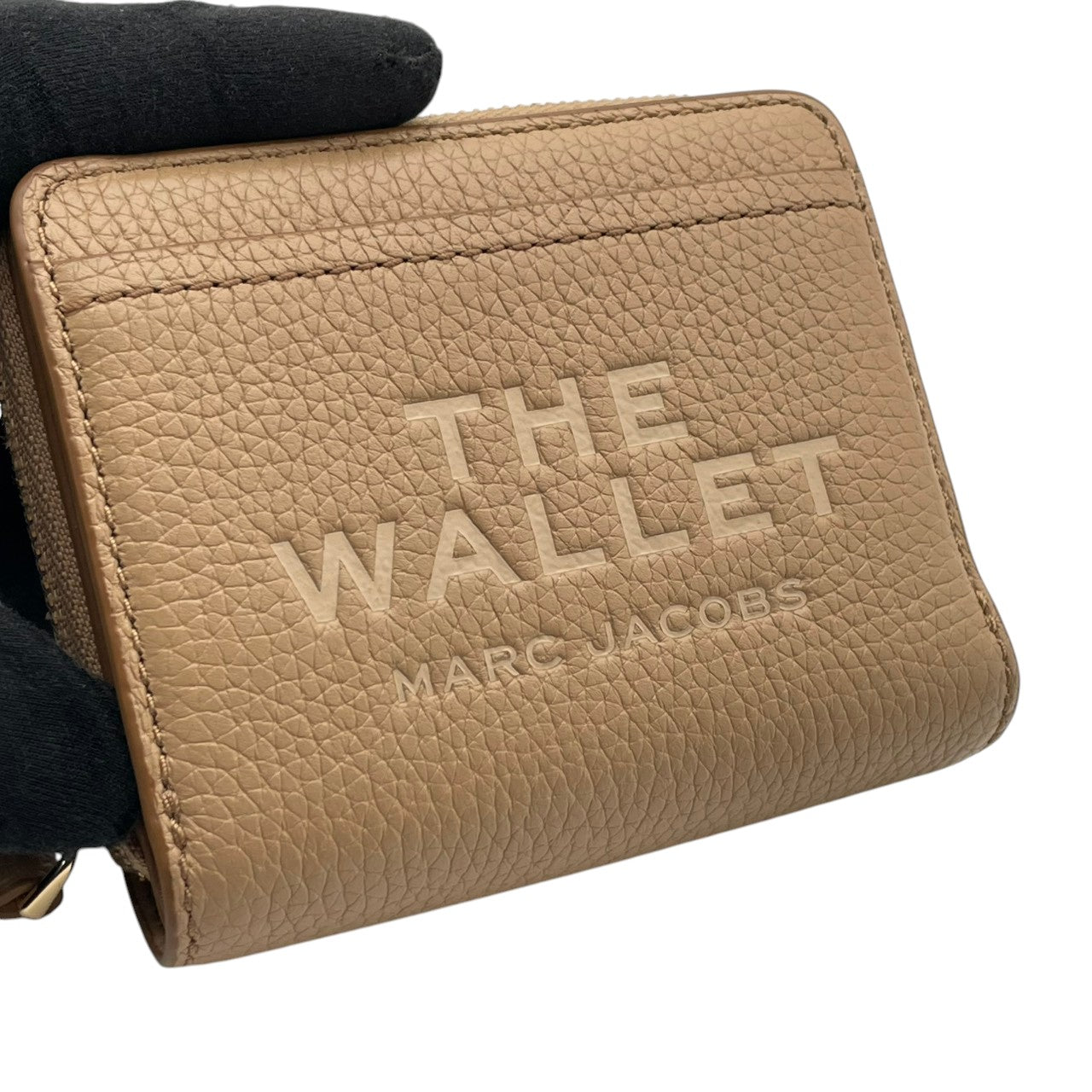 極美品 マークジェイコブス MARC JACOBS 財布 二つ折り コンパクトウォレット レザー 本革 ベージュ ゴールド金具 レディース エレガント クラシック ビンテージ ミニ財布 カジュアル 上品 高品質 丈夫 人気 お出かけ デイリー 普段使い M1