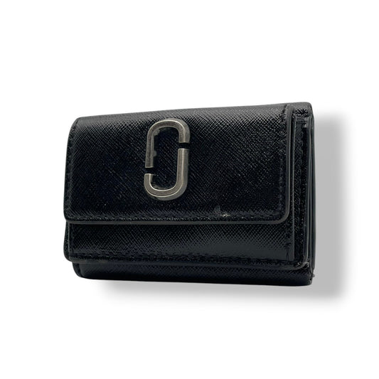 マークジェイコブス MARC JACOBS 財布 三つ折り コンパクトウォレット ミニ財布 レザー 本革 ブラック 黒 ゴールド金具 レディース エレガント クラシック ビンテージ カジュアル シンプル 上品 高品質 丈夫 人気 お出かけ デイリー M1
