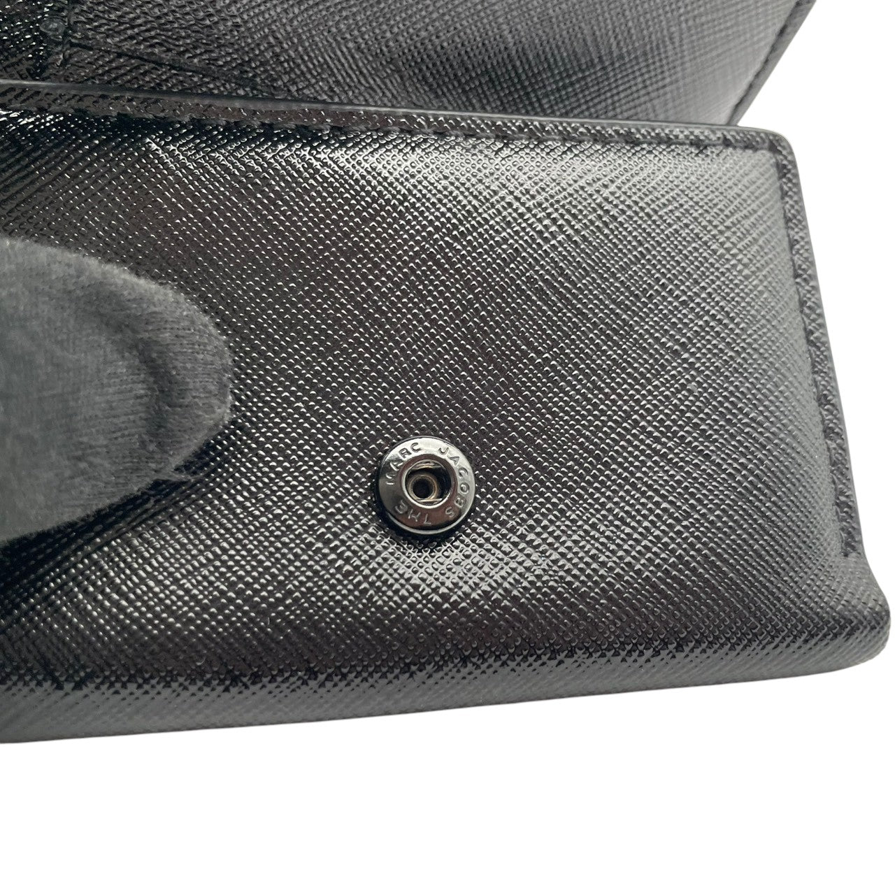 マークジェイコブス MARC JACOBS 財布 三つ折り コンパクトウォレット ミニ財布 レザー 本革 ブラック 黒 ゴールド金具 レディース エレガント クラシック ビンテージ カジュアル シンプル 上品 高品質 丈夫 人気 お出かけ デイリー M1