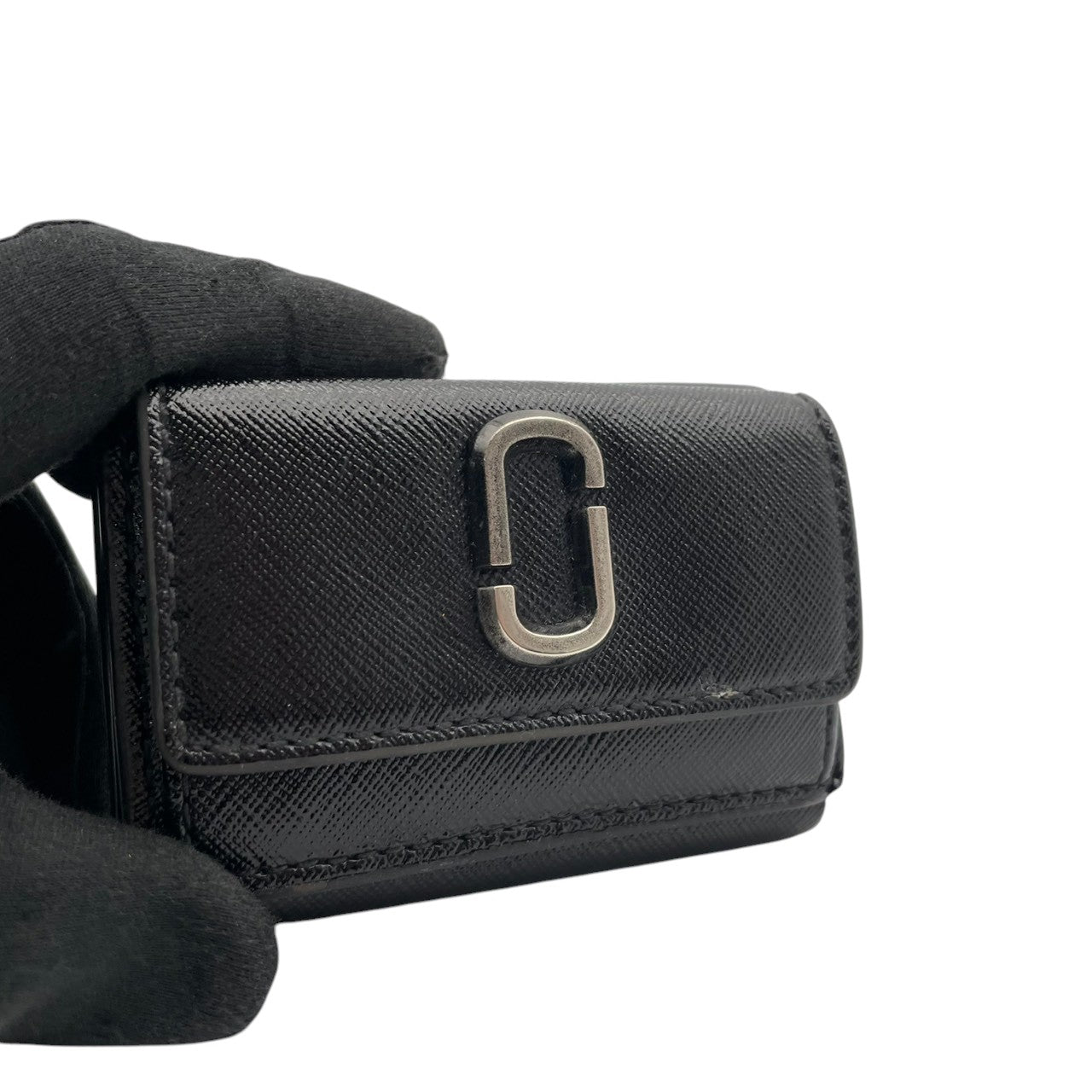 マークジェイコブス MARC JACOBS 財布 三つ折り コンパクトウォレット ミニ財布 レザー 本革 ブラック 黒 ゴールド金具 レディース エレガント クラシック ビンテージ カジュアル シンプル 上品 高品質 丈夫 人気 お出かけ デイリー M1