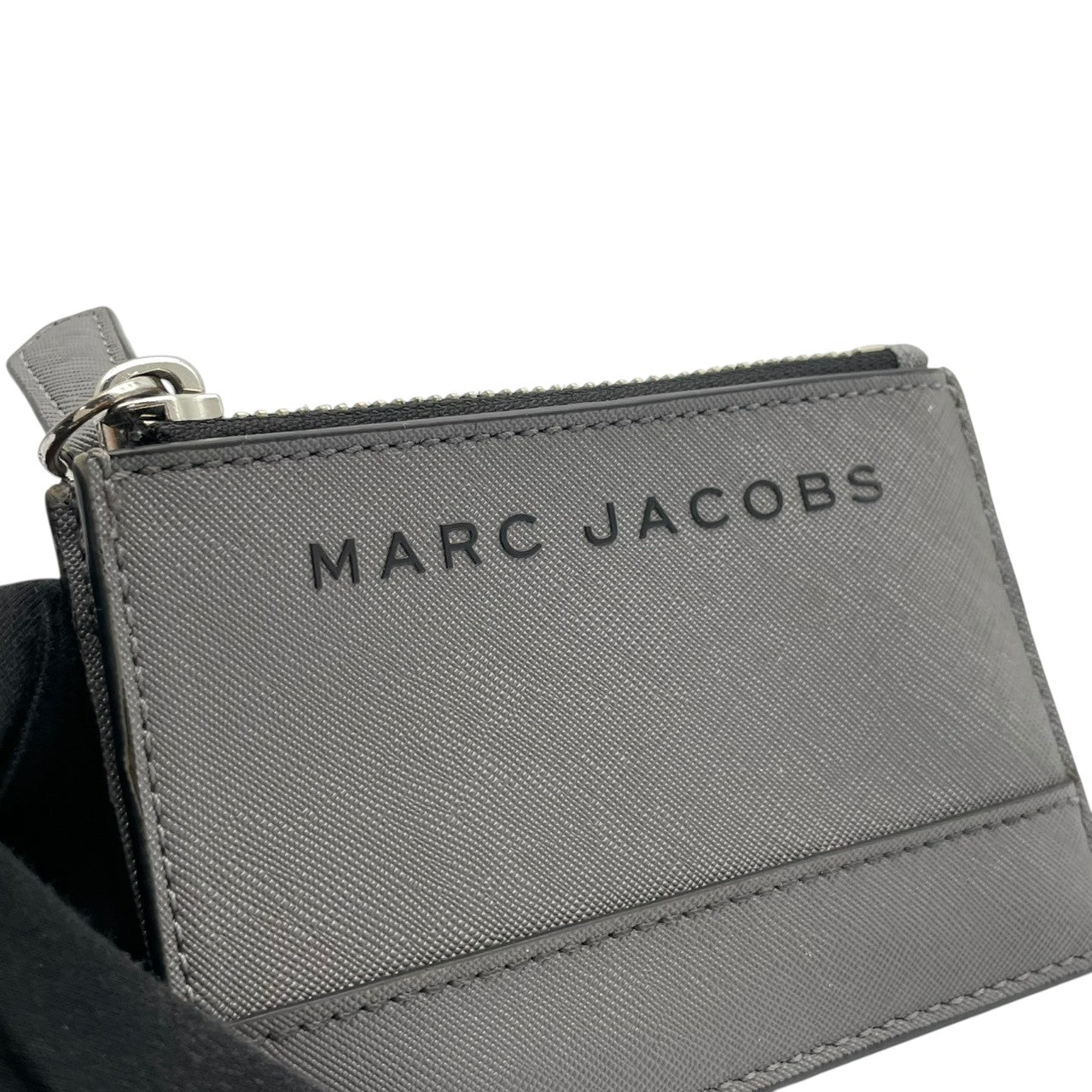 美品 マークジェイコブス MARC JACOBS 財布 コインケース パスケース レザー 本革 グレー 灰色 ゴールド金具 レディース エレガント クラシック ビンテージ カジュアル シンプル 上品 高品質 丈夫 人気 デイリー コンパクト 多機能 M1