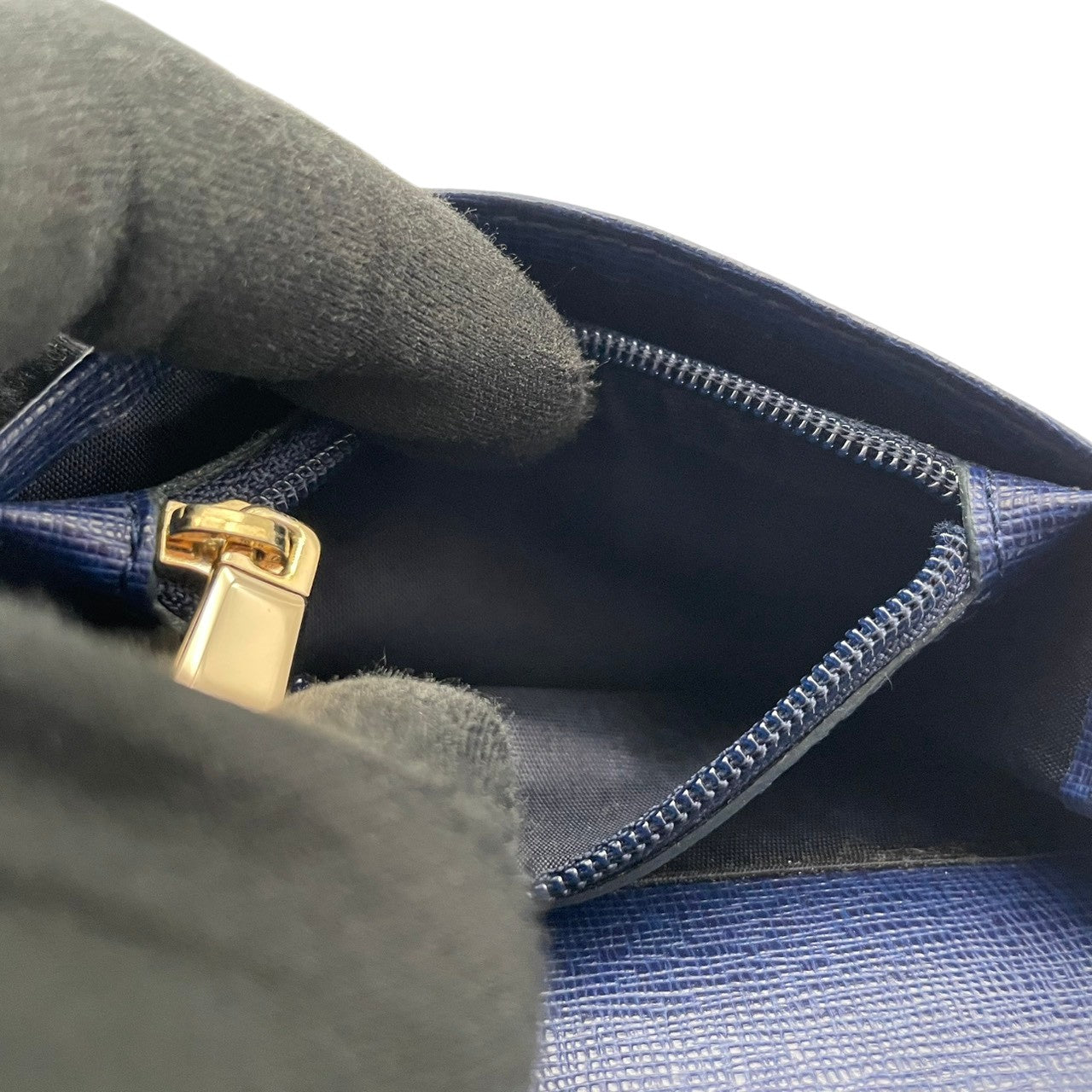 美品 フルラ FURLA カードケース 名刺入れ パスケース レザー 本革 ブルー 青 ゴールド金具 レディース エレガント クラシック ビンテージ カジュアル シンプル 上品 高品質 丈夫 人気 お出かけ デイリー コンパクト 多機能 通勤 通学 M1