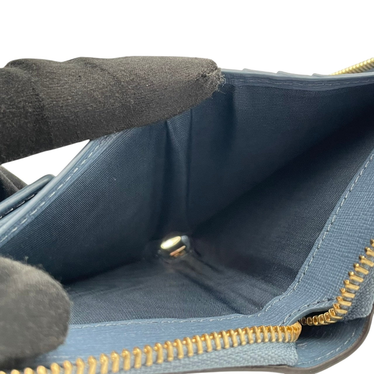 美品 フルラ FURLA 財布 二つ折り コンパクトウォレット レザー 本革 水色 ライトブルー パステルカラー ゴールド金具 レディース エレガント クラシック ビンテージ カジュアル 上品 高品質 丈夫 人気 お出かけ デイリー 普段使い 多機能 M1