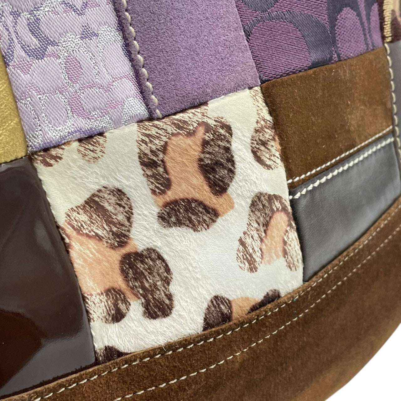 美品 COACH コーチ ショルダーバッグ クロスボディ 斜め掛け パッチワーク シグネチャー キャンバス レザー スエード ハラコ 異素材 マルチカラー シルバー金具 レディース お出かけ デイリーユース ポシェット 鞄 カバン S84