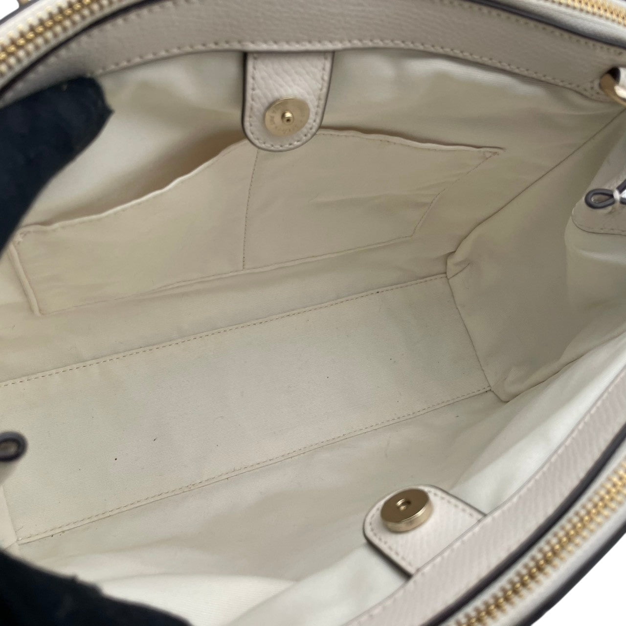 美品 COACH コーチ 2WAY ショルダーバッグ ハンドバッグ 斜め掛け クロスボディ レザー 本革 ホワイト 白 ゴールド金具 レディース エレガント 上品 通勤 通学 お出かけ デイリーユース シンプル 人気 カバン 鞄 S84