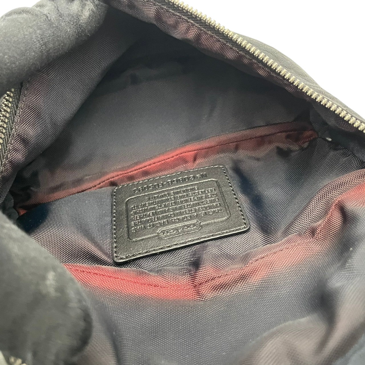 COACH コーチ アクセサリーポーチ ミニバッグ キャンバス レザー ブラック 黒 シグネチャー ハンドバッグ ポーチ 小物入れ レディース エレガント 上品 デイリー お出かけ サブバッグ コンパクト 良品 人気 鞄 カバン S84