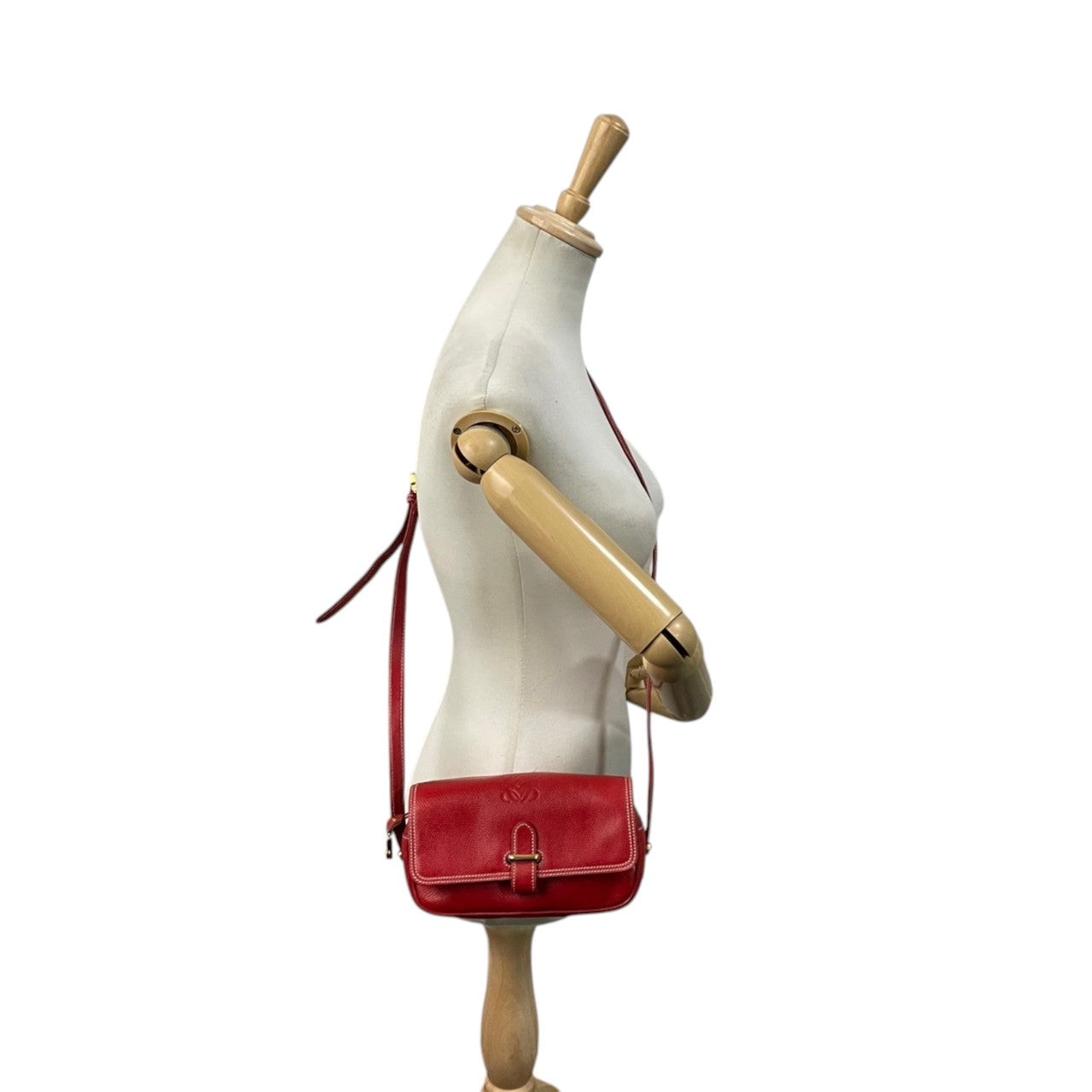 LOEWE ロエベ アナグラム ショルダーバッグ ポシェット ミニバッグ クロスボディ 斜め掛け レザー 本革 レッド 赤 ゴールド金具 ヴィンテージ オールド レトロ レディース エレガント 上品 お出かけ デイリーユース シンプル コンパクト 良品 S84