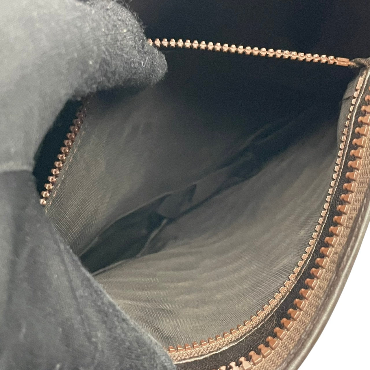 美品 CELINE セリーヌ クラッチバッグ セカンドバッグ ポーチ Cマカダム 馬車柄 キャンバス レザー ブラウン 茶 ゴールド金具 ヴィンテージ オールド レトロ レディース メンズ 男女兼用 ユニセックス エレガント 上品 お出かけ カバン 鞄 S84