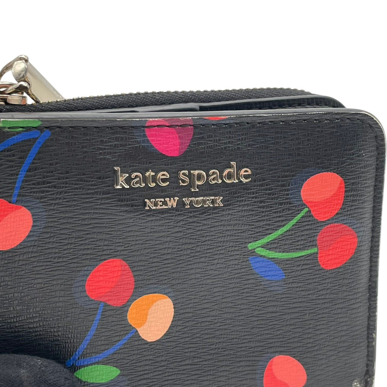 kate spade ケイトスペード 二つ折り財布 コンパクトウォレット ミニ財布 花柄 フローラル ボタニカル PVC ブラック 黒 マルチカラー ゴールド金具 レディース エレガント 上品 カジュアル お出かけ デイリー 普段使い 良品 M4