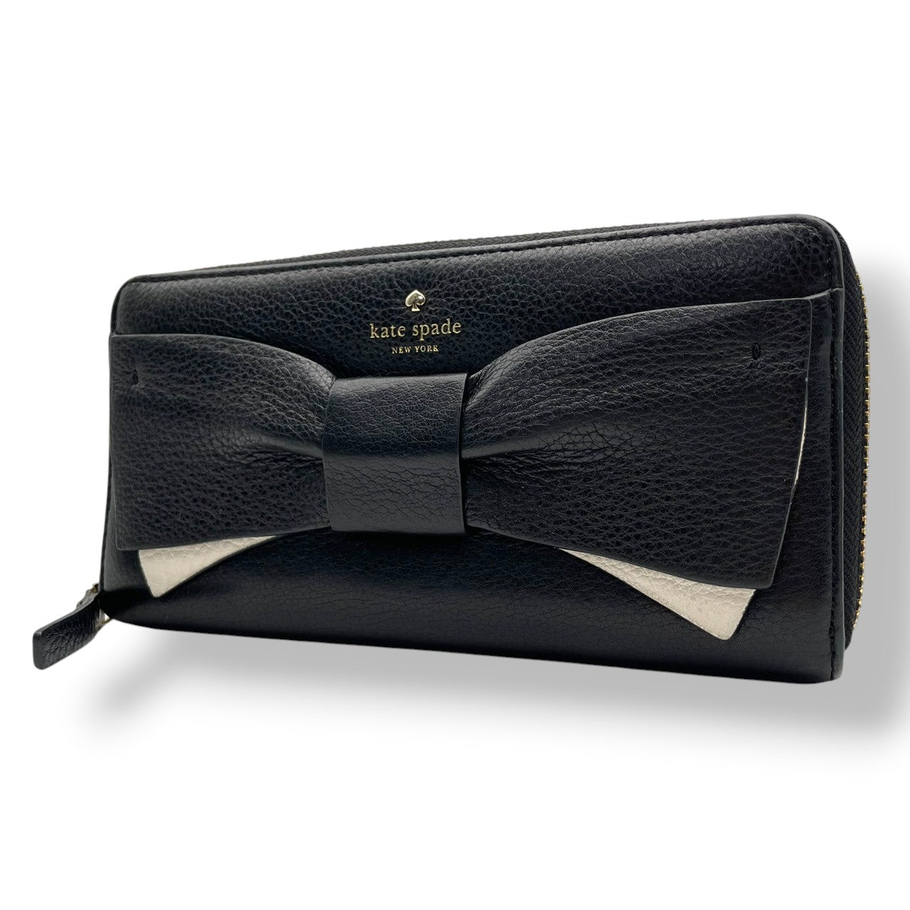 美品 kate spade ケイトスペード ラウンドファスナー 長財布 ロングウォレット レザー 本革 ブラック 黒 ホワイト 白 ドット 水玉 ゴールド金具 レディース エレガント 上品 カジュアル お出かけ デイリー 大容量 収納 人気 M4