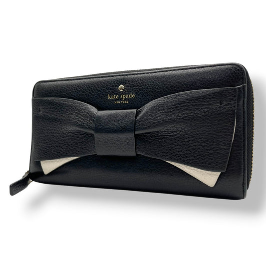 美品 kate spade ケイトスペード ラウンドファスナー 長財布 ロングウォレット レザー 本革 ブラック 黒 ホワイト 白 ドット 水玉 ゴールド金具 レディース エレガント 上品 カジュアル お出かけ デイリー 大容量 収納 人気 M4