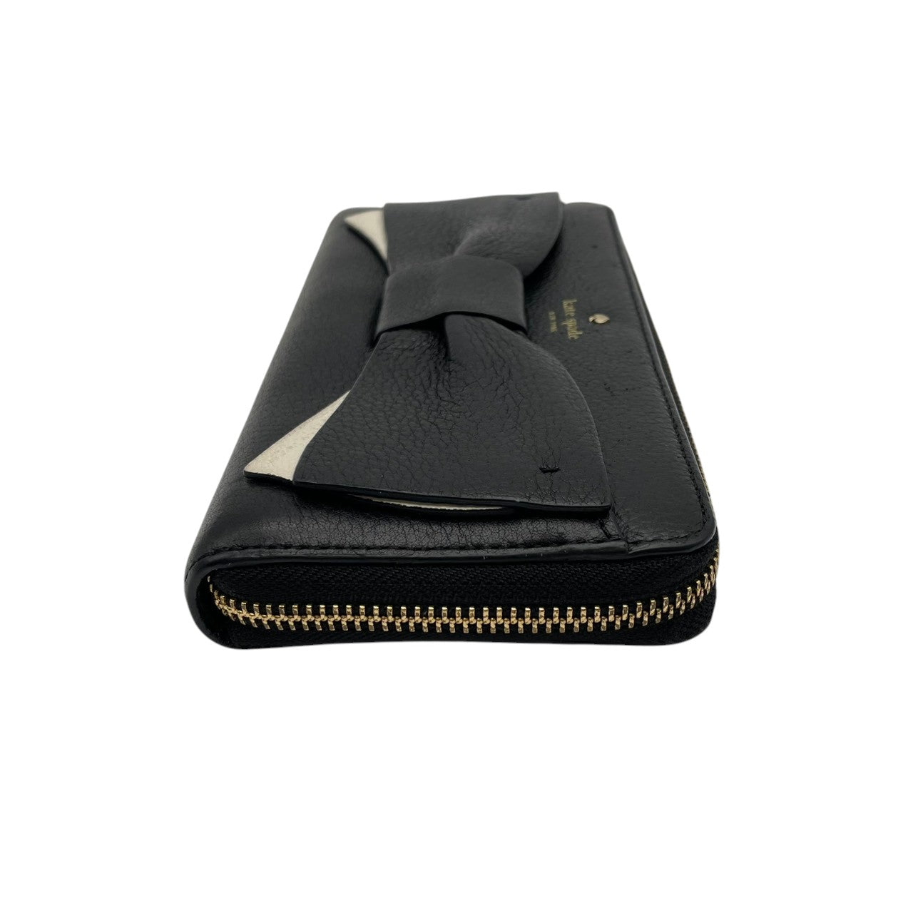 美品 kate spade ケイトスペード ラウンドファスナー 長財布 ロングウォレット レザー 本革 ブラック 黒 ホワイト 白 ドット 水玉 ゴールド金具 レディース エレガント 上品 カジュアル お出かけ デイリー 大容量 収納 人気 M4