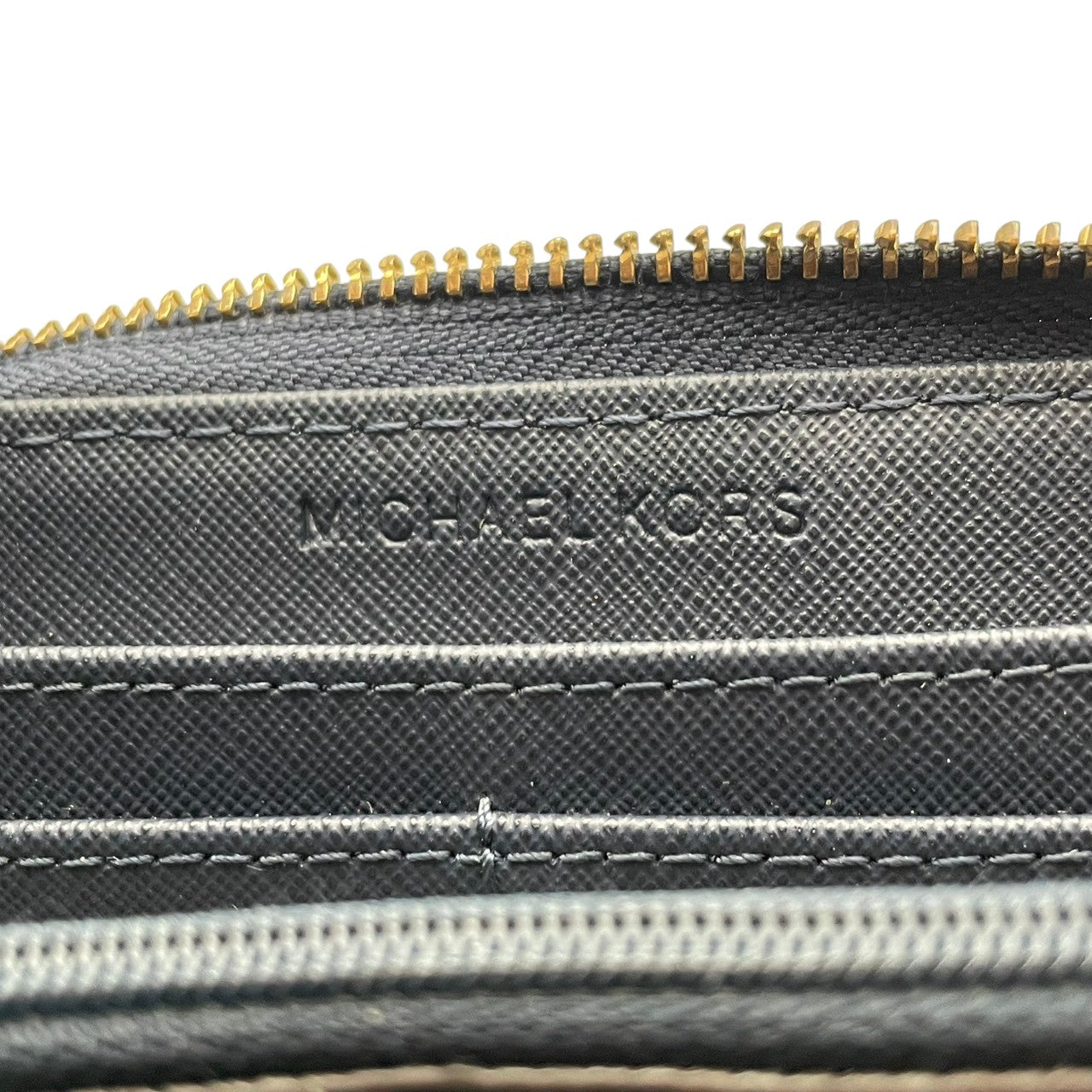 良品 MICHAEL KORS マイケルコース ラウンドファスナー 長財布 ロングウォレット レザー 本革 ネイビー 紺 ゴールド金具 レディース エレガント 上品 カジュアル ビジネス 大容量 収納 普段使い お出かけ 人気 M4