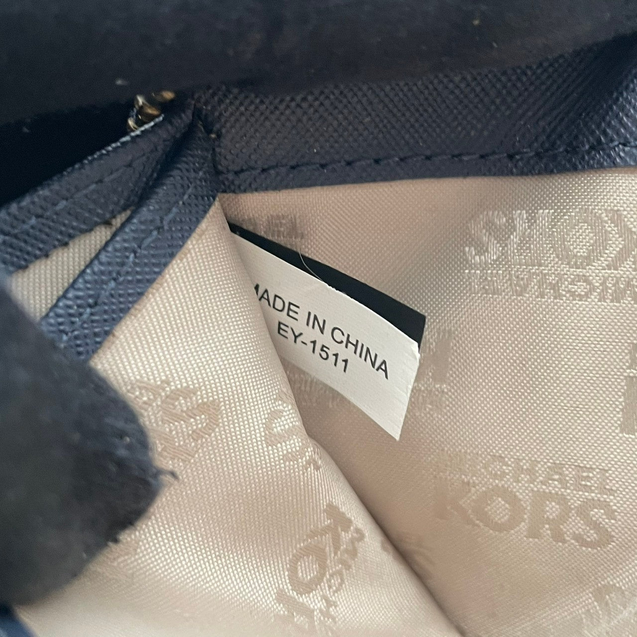 良品 MICHAEL KORS マイケルコース ラウンドファスナー 長財布 ロングウォレット レザー 本革 ネイビー 紺 ゴールド金具 レディース エレガント 上品 カジュアル ビジネス 大容量 収納 普段使い お出かけ 人気 M4