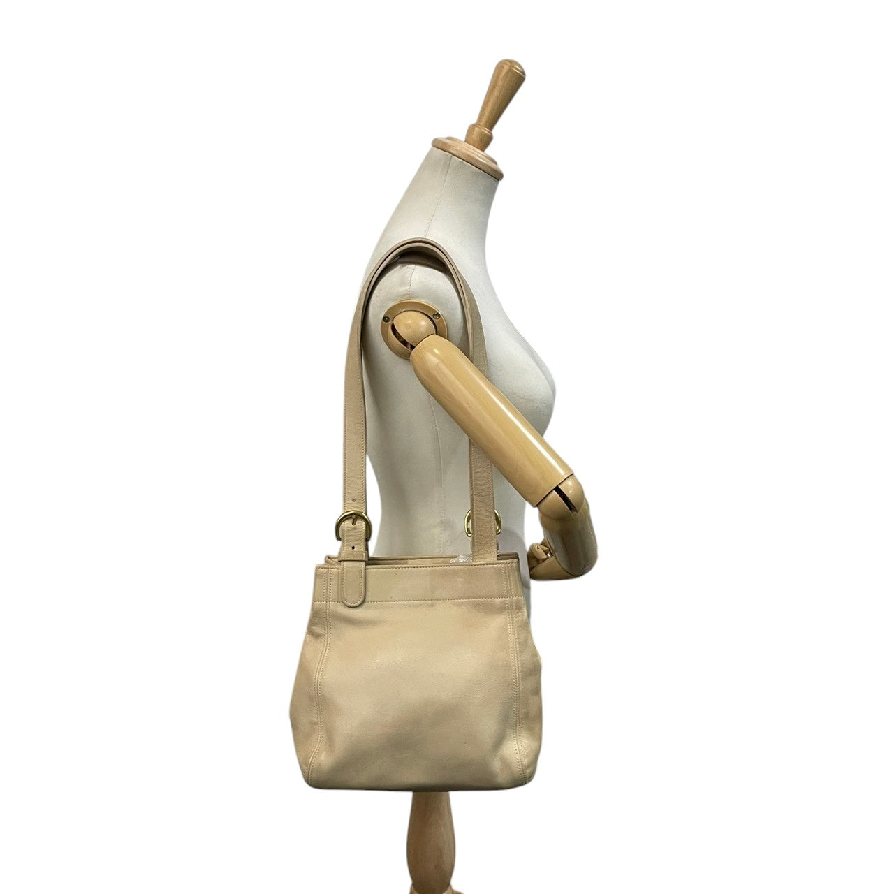 COACH コーチ ショルダーバッグ レザー カウハイド ベージュ アイボリー ヴィンテージ 牛革 ワンショルダー 斜めがけ ゴールド金具 レディース 通勤 普段使い シンプル オールドコーチ クラシック コスタリカ製 U3