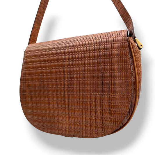 美品 ジョルジオアルマーニ GIORGIO ARMANI ショルダーバッグ ウーブンレザー 編み込み ブラウン 茶 ゴールド金具 サドルバッグ ヴィンテージ 牛革 斜めがけ レディース イタリア製 上品 エレガント キャメル U3