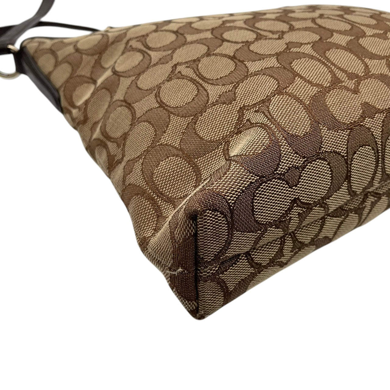 美品 COACH コーチ ショルダーバッグ シグネチャー キャンバス レザー ブラウン 茶 ゴールド金具 斜めがけ ファイルバッグ Cロゴ レディース 通勤 普段使い 総柄 クロスボディ A4収納 シンプル 上品 F55363 U2