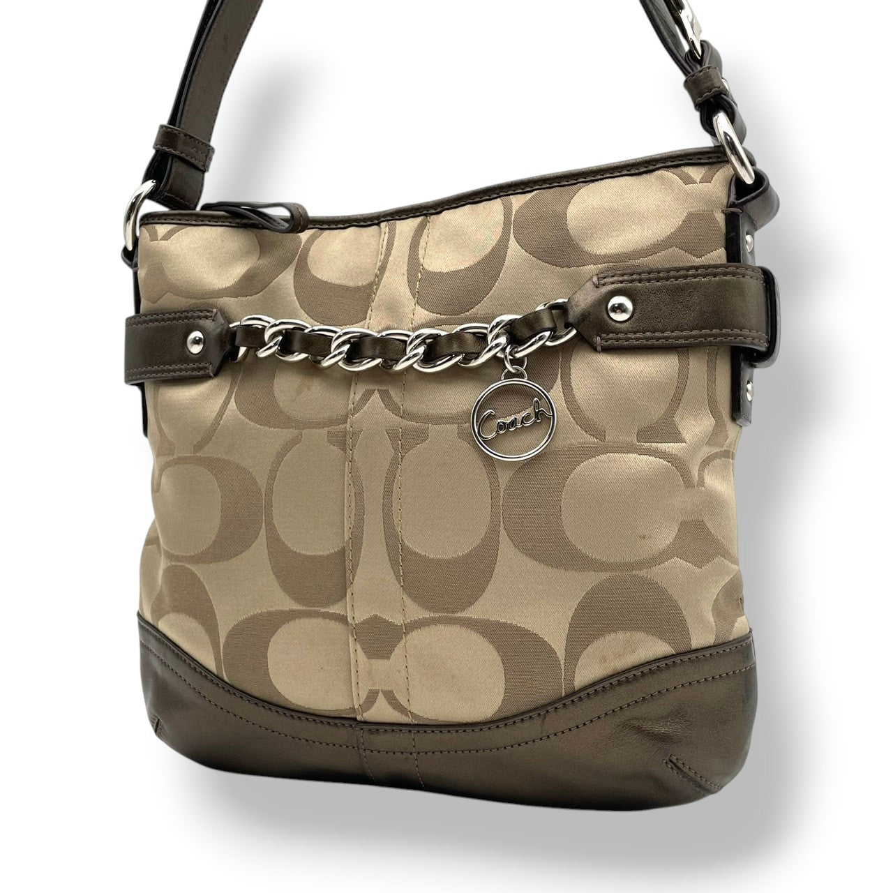 美品 COACH コーチ ショルダーバッグ オプアート シグネチャー サテン キャンバス レザー ベージュ ブロンズ シルバーチェーン チャーム Cロゴ レディース 斜めがけ 普段使い F19730 U2