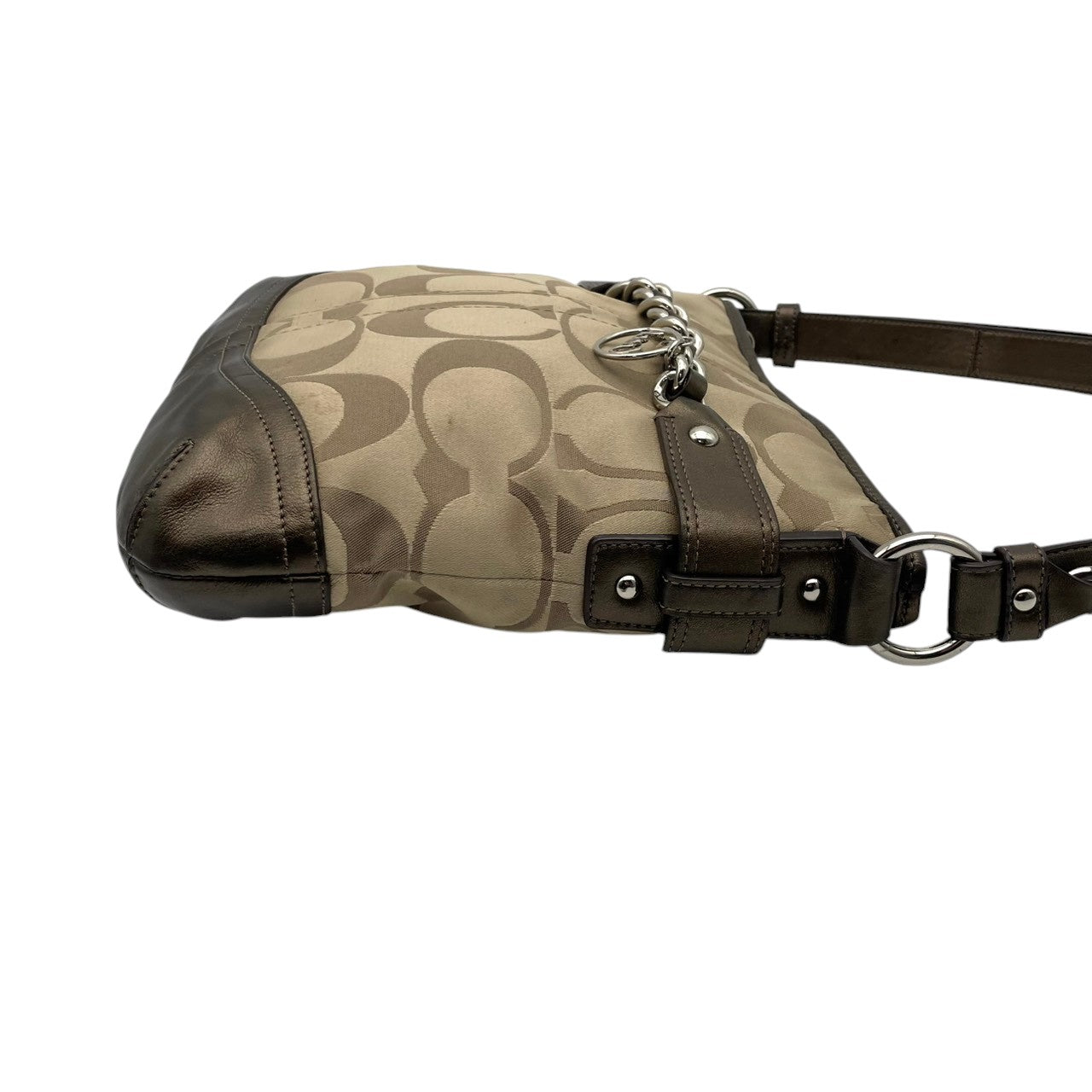 美品 COACH コーチ ショルダーバッグ オプアート シグネチャー サテン キャンバス レザー ベージュ ブロンズ シルバーチェーン チャーム Cロゴ レディース 斜めがけ 普段使い F19730 U2
