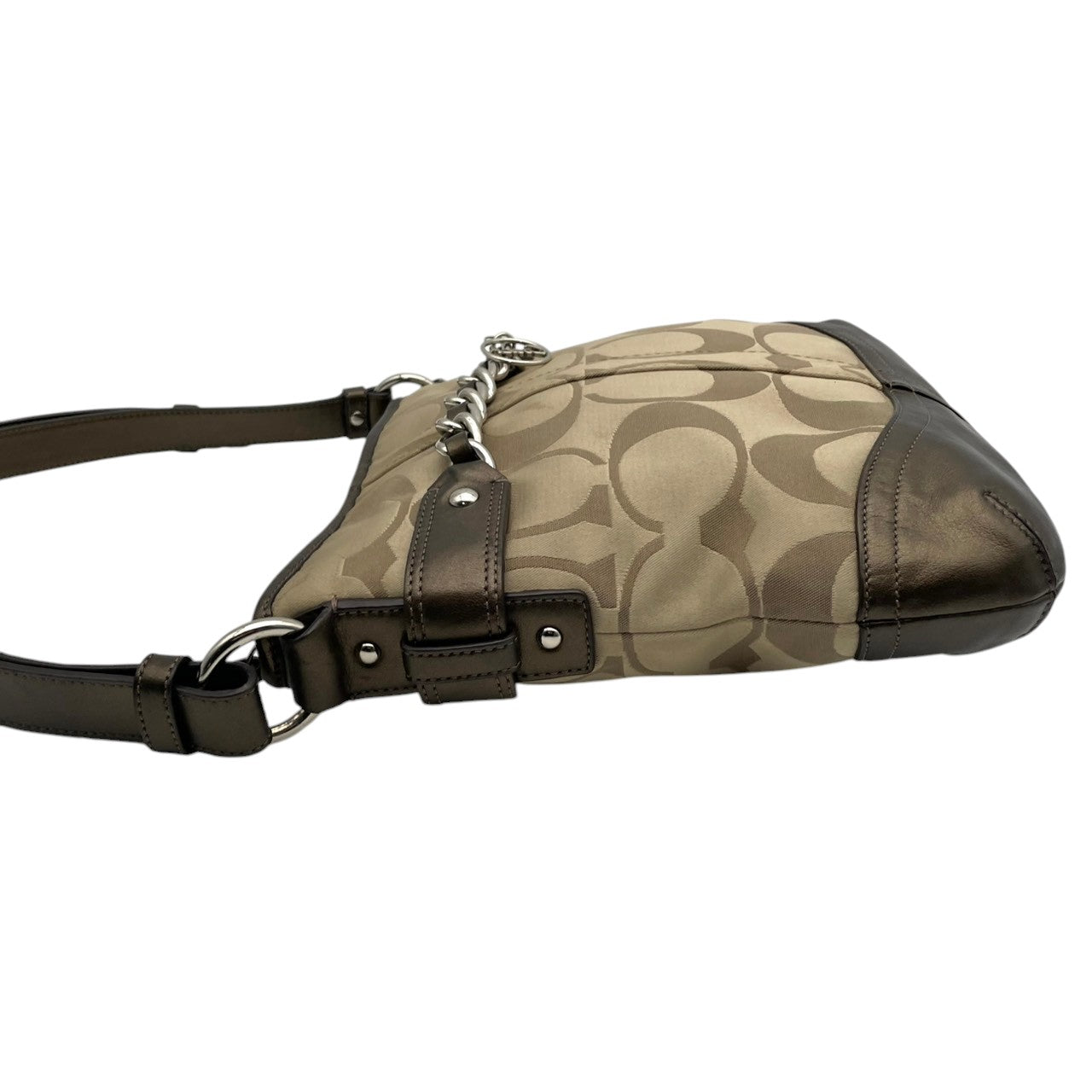 美品 COACH コーチ ショルダーバッグ オプアート シグネチャー サテン キャンバス レザー ベージュ ブロンズ シルバーチェーン チャーム Cロゴ レディース 斜めがけ 普段使い F19730 U2