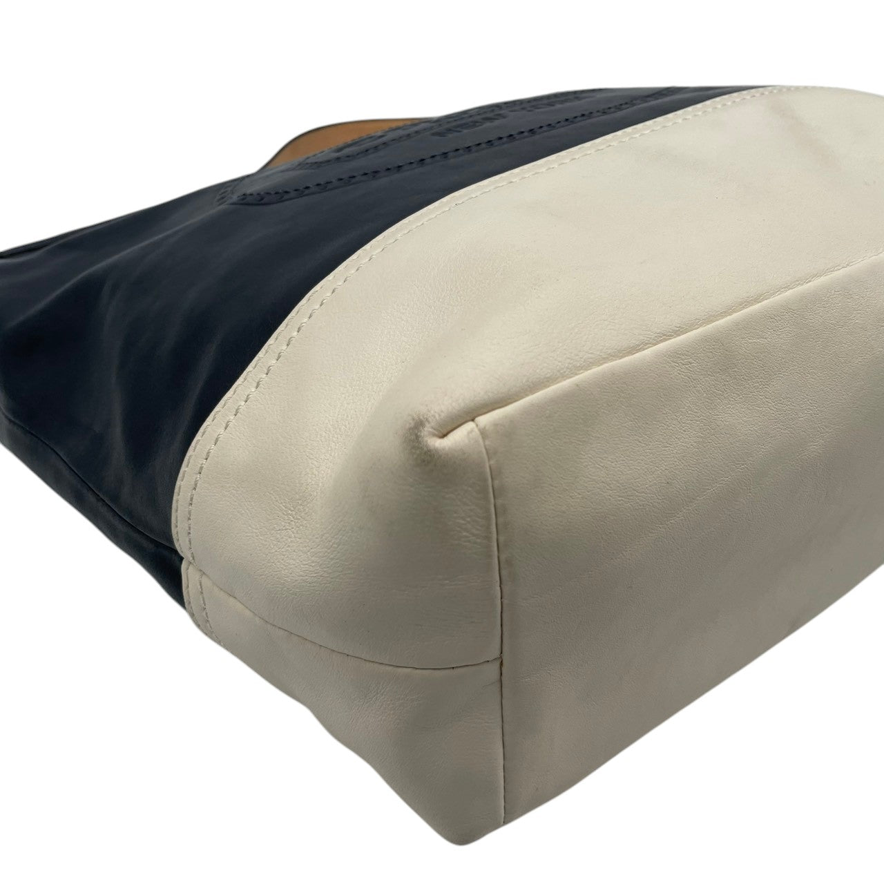 美品 COACH コーチ ショルダーバッグ レザー バイカラー ネイビー ホワイト 白 シルバー金具 EST.1941 NEW YORK エンボスロゴ 牛革 2way ハンドバッグ 斜めがけ レディース 上品 19393 U2