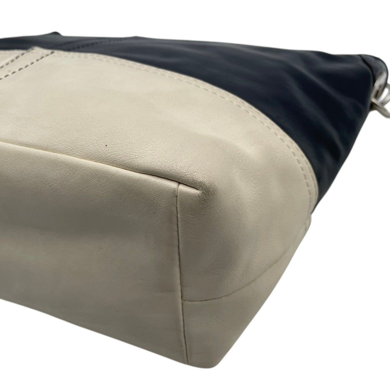 美品 COACH コーチ ショルダーバッグ レザー バイカラー ネイビー ホワイト 白 シルバー金具 EST.1941 NEW YORK エンボスロゴ 牛革 2way ハンドバッグ 斜めがけ レディース 上品 19393 U2