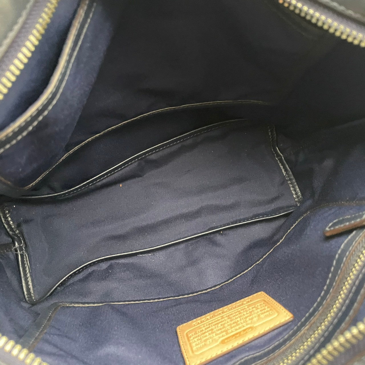 美品 COACH コーチ ショルダーバッグ レザー バイカラー ネイビー ホワイト 白 シルバー金具 EST.1941 NEW YORK エンボスロゴ 牛革 2way ハンドバッグ 斜めがけ レディース 上品 19393 U2
