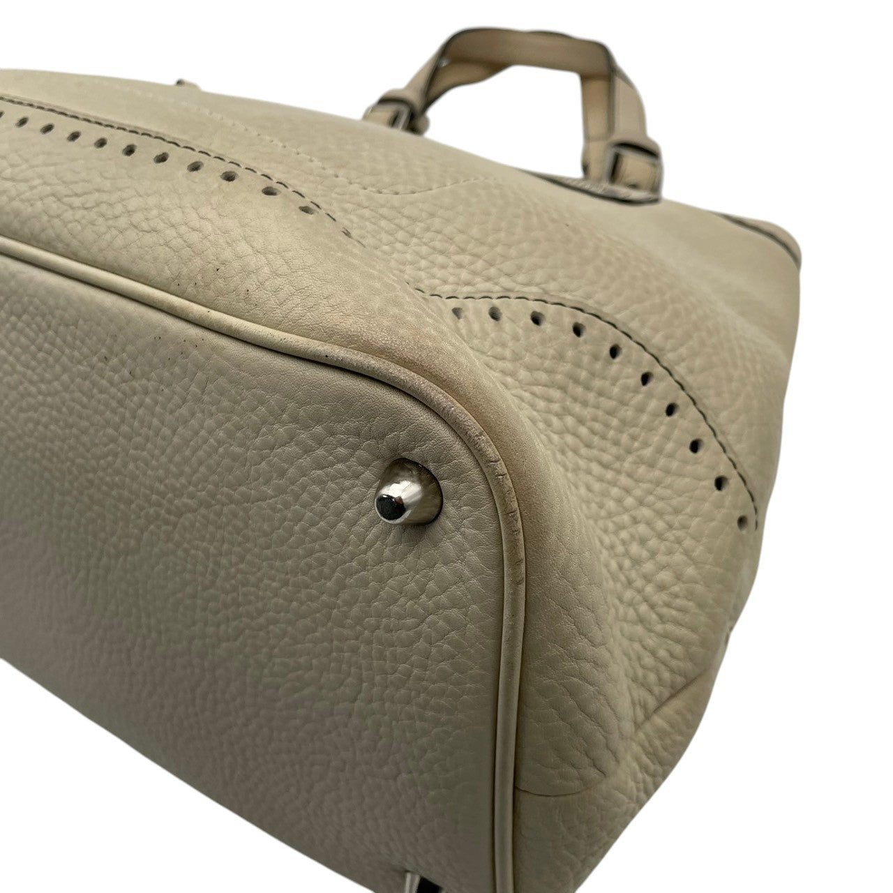 COACH コーチ トートバッグ ソフトミルドカウハイド レザー アイボリー シルバー金具 牛革 タッセル ブローグ 大容量 A4収納 レディース 通勤 普段使い ハンドバッグ 上品 シンプル 5056 U2