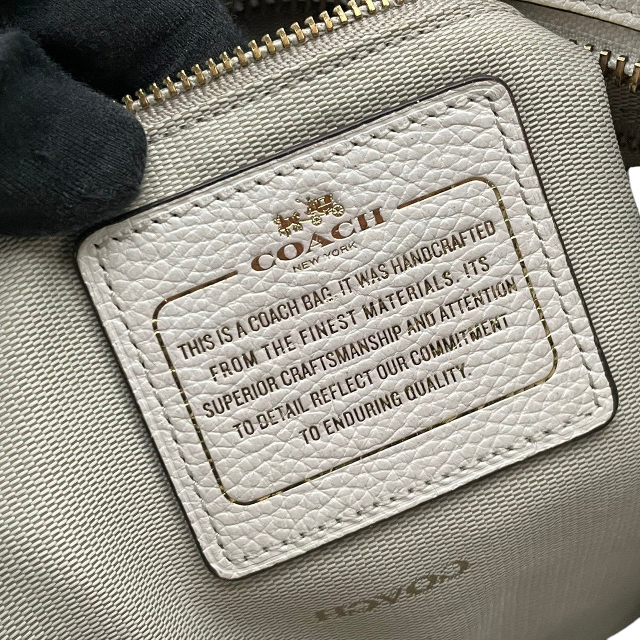 美品 COACH コーチ トートバッグ ペブルドレザー オフホワイト 白 シルバー チェーン編み込み ウィップステッチ スタッズ 牛革 大容量 2way レディース 通勤 普段使い 上品 ショルダー A4収納 U2