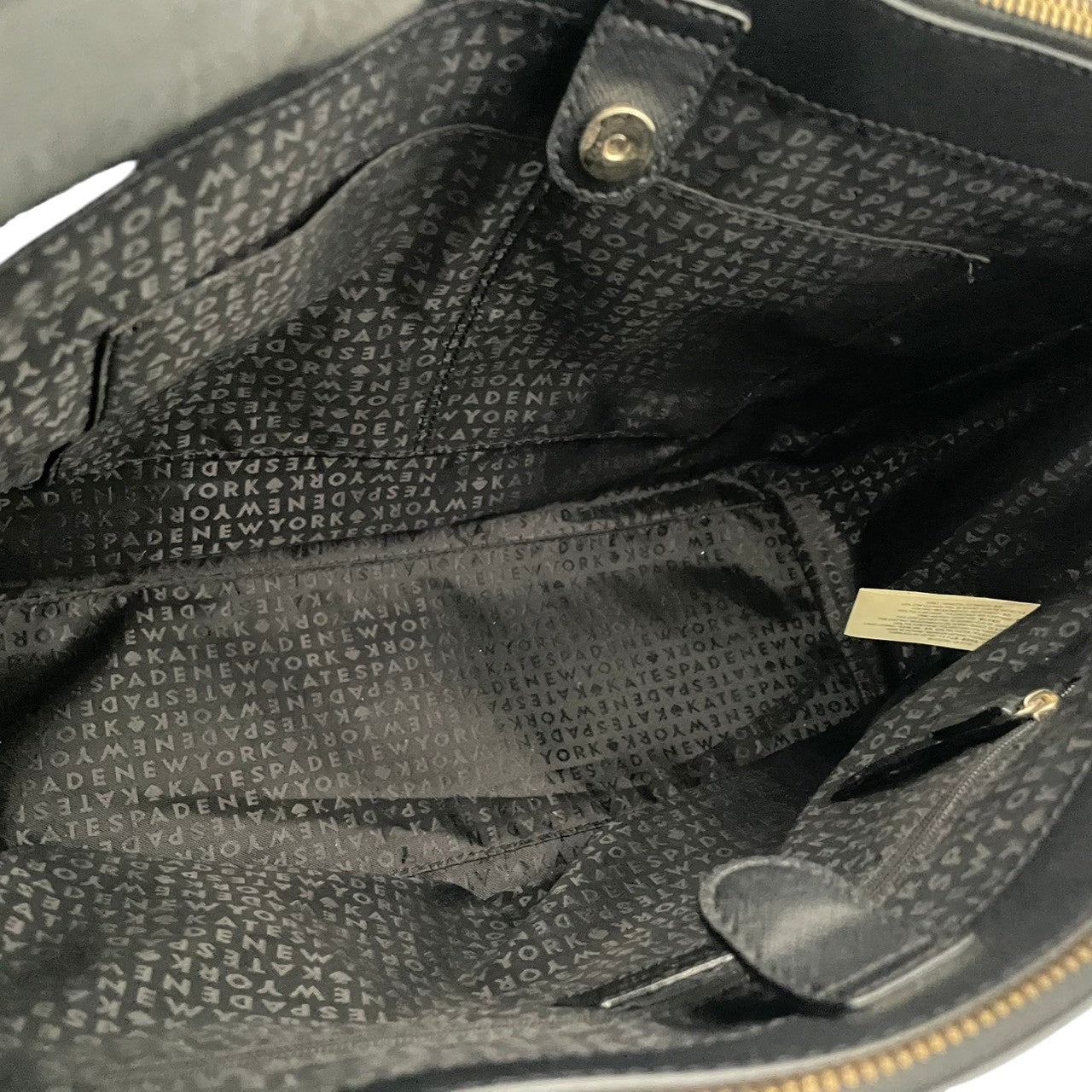 美品 ケイトスペード kate spade NEW YORK トートバッグ サフィアーノレザー ブラック 黒 ゴールド金具 2way 大容量 A4収納 レディース 通勤 普段使い シンプル 上品 ハンドバッグ 斜めがけ s94