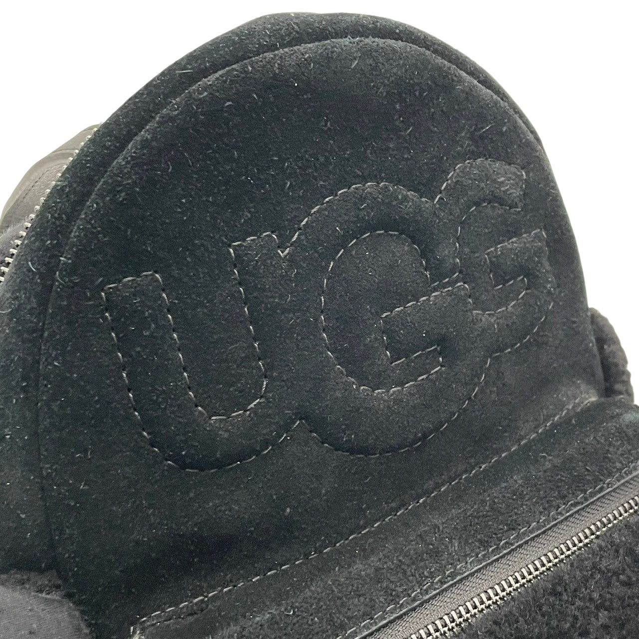 美品 UGG アグ Dannie II ダニー ミニリュック デイパック シェルパ スエード ロゴ刺繍 ブラック 黒 レディース 小さめ 軽量 カジュアル デイリー 旅行 冬 ボアバッグ ふわふわ もこもこ s12