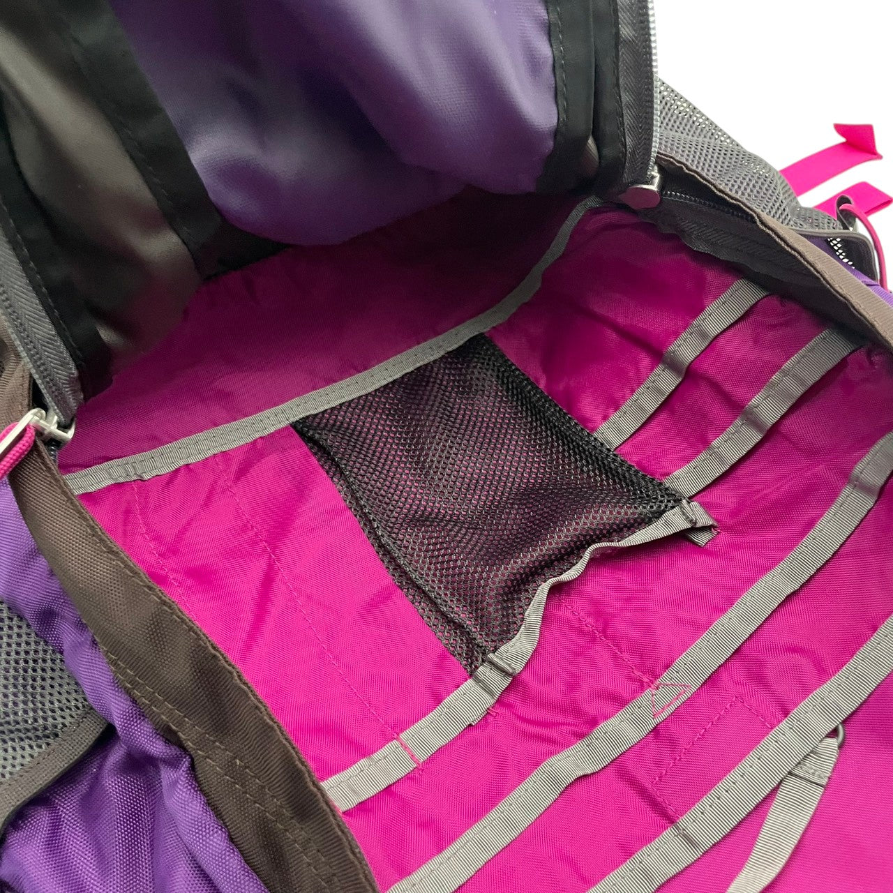 美品 THE NORTH FACE ノースフェイス 大型リュック デイパック ナイロン パープル×ブラウン レディース 大容量 アウトドア 登山 トレッキング 通学 旅行 チェストベルト 腰ベルト付き カジュアル ビンテージ s7