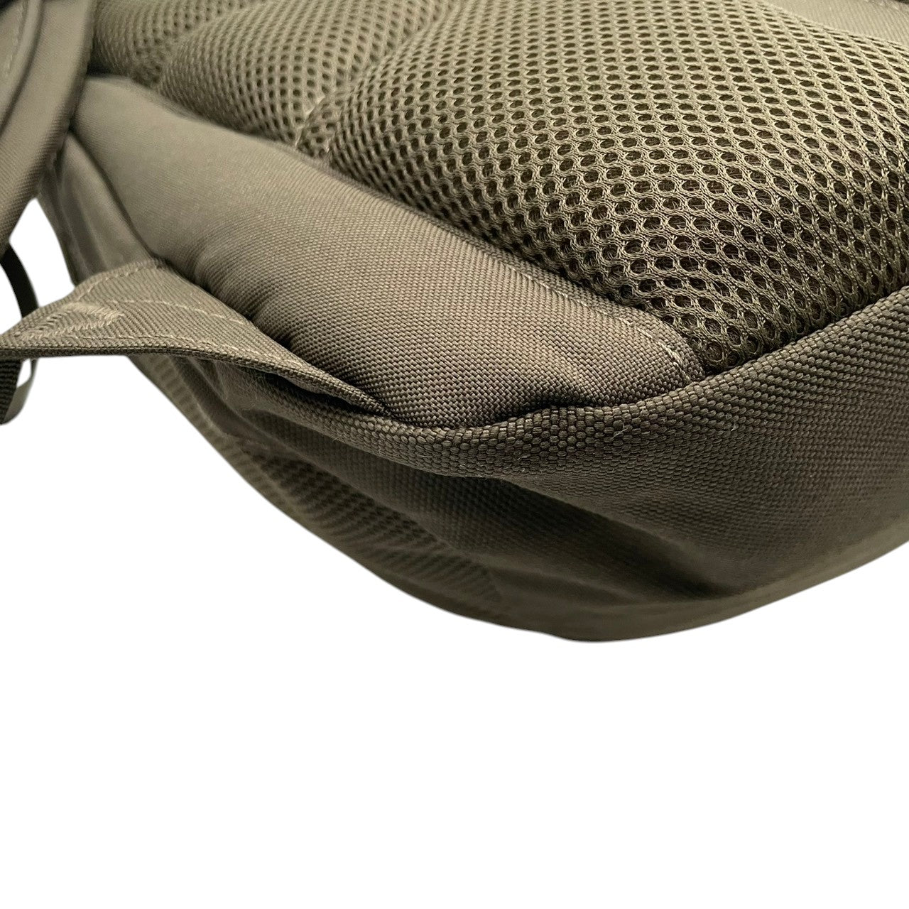 極美品 THE NORTH FACE ノースフェイス Vault ボルト リュック デイパック ナイロン カーキ オリーブ ユニセックス 大容量 27L A4収納 PC収納 通勤 通学 旅行 アウトドア FlexVent NF0A3KV9 s7