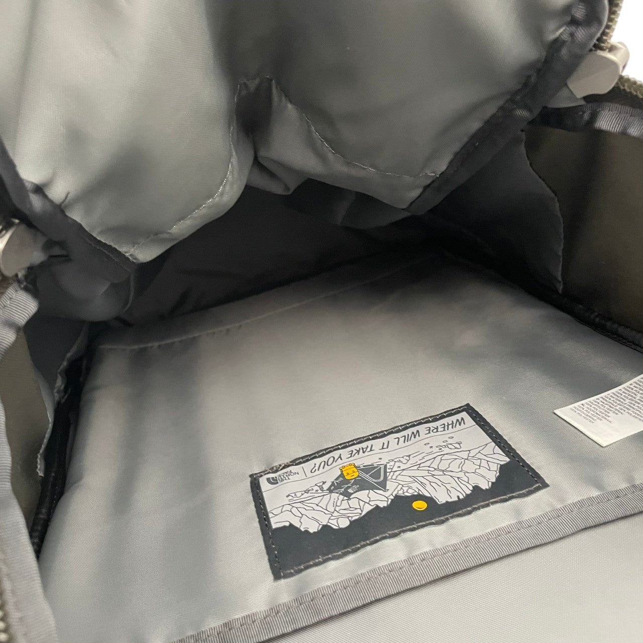 極美品 THE NORTH FACE ノースフェイス Vault ボルト リュック デイパック ナイロン カーキ オリーブ ユニセックス 大容量 27L A4収納 PC収納 通勤 通学 旅行 アウトドア FlexVent NF0A3KV9 s7