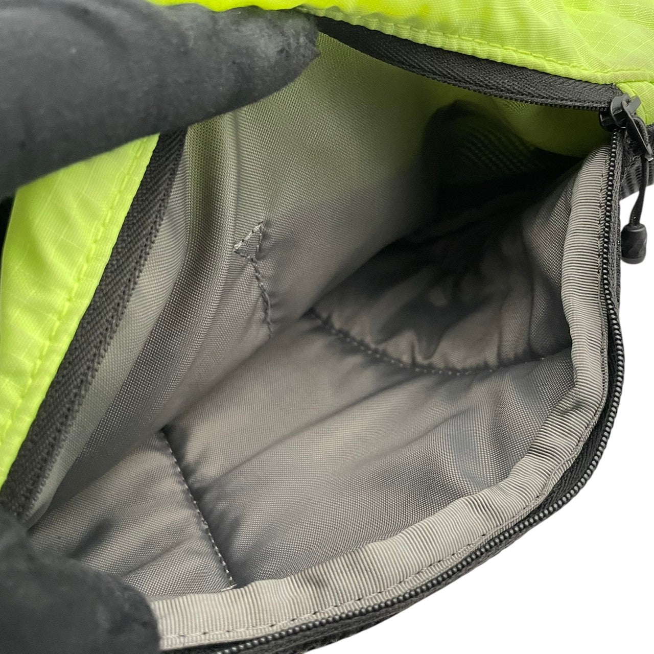 美品 THE NORTH FACE ノースフェイス ウエストバッグ ボディバッグ ナイロン 蛍光グリーン×ブラック ユニセックス 軽量 コンパクト アウトドア ランニング トレッキング フェス デイリー カジュアル ヒップバッグ s7