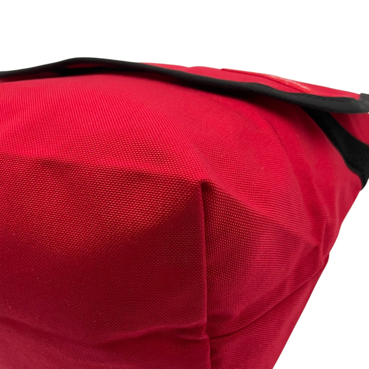 美品 Manhattan Portage マンハッタンポーテージ メッセンジャーバッグ ショルダーバッグ ナイロン レッド×ブラック ユニセックス カジュアル 通勤 通学 デイリー ニューヨーク ストリート コーデュラ 斜め掛け s7