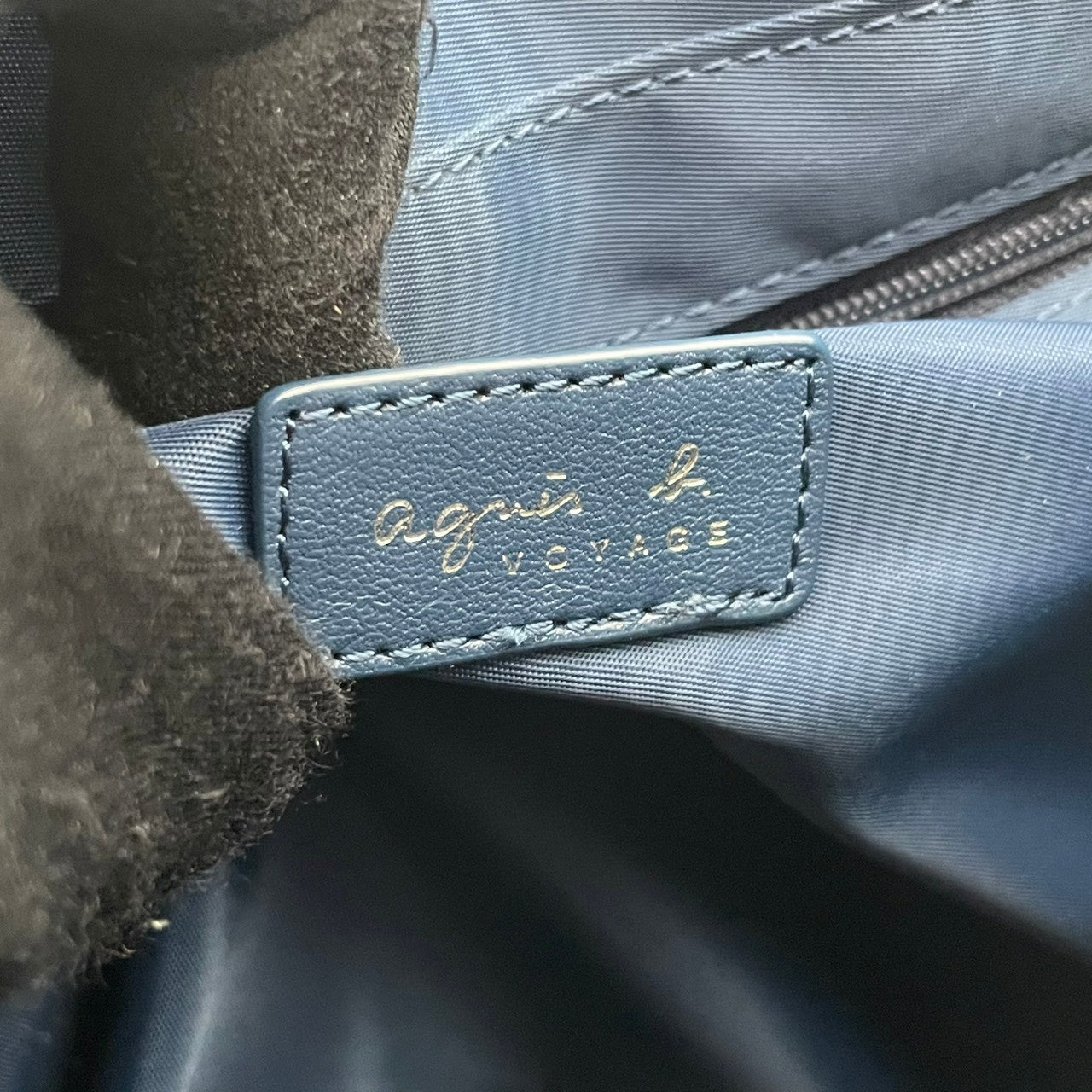 美品 agnes b. アニエスベー VOYAGE ショルダーバッグ 2way ナイロン ネイビー ブルー レディース 軽量 シルバー金具 フラップ サイドジップ 上品 デイリー 通勤 お出かけ フランス フェミニン s18
