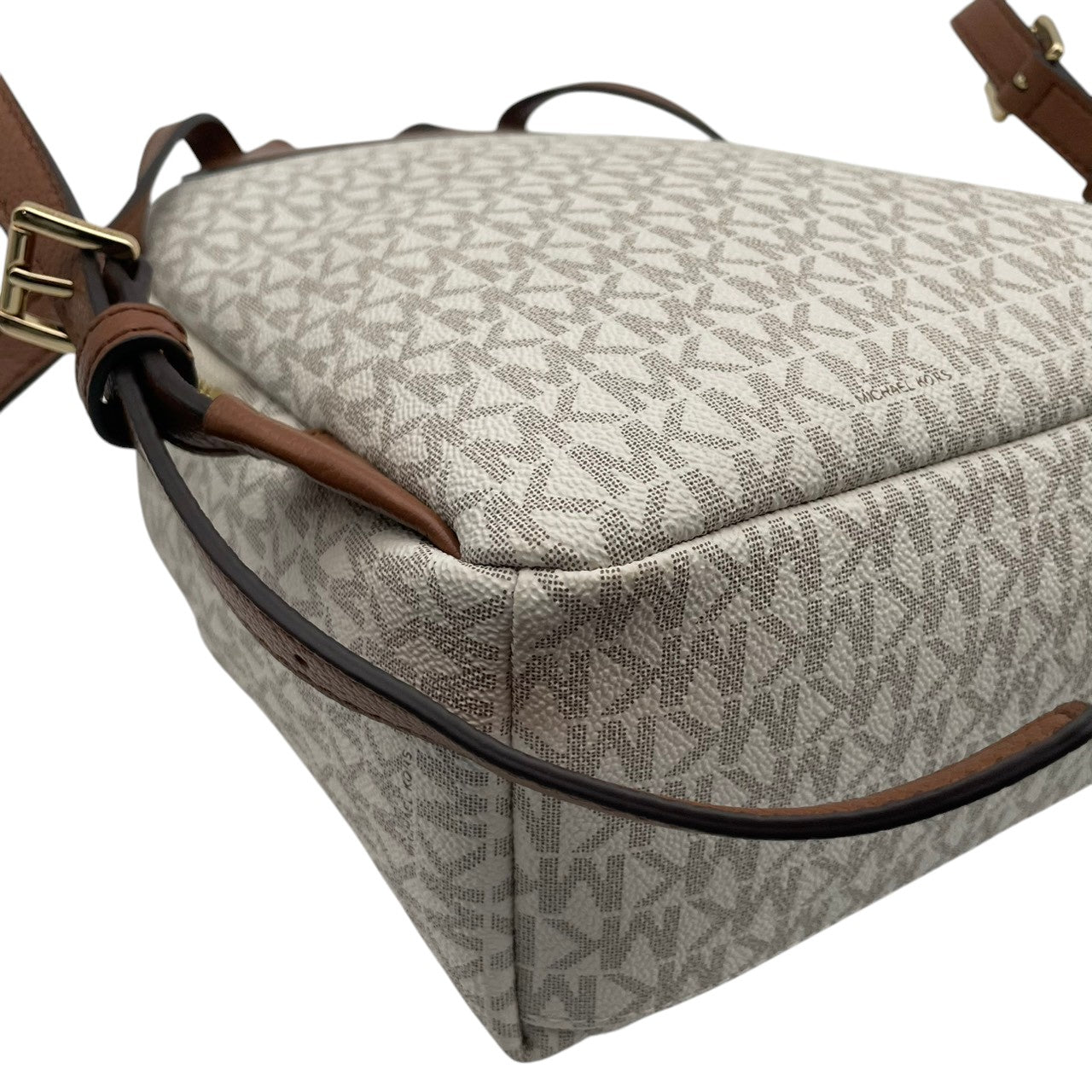 極美品 MICHAEL KORS マイケルコース Erin ミディアム リュック デイパック MKシグネチャー総柄 PVC×レザー バニラ アイボリー×ブラウン レディース ゴールド金具 上品 軽量 通勤 通学 デイリー お出かけ 人気定番 s18