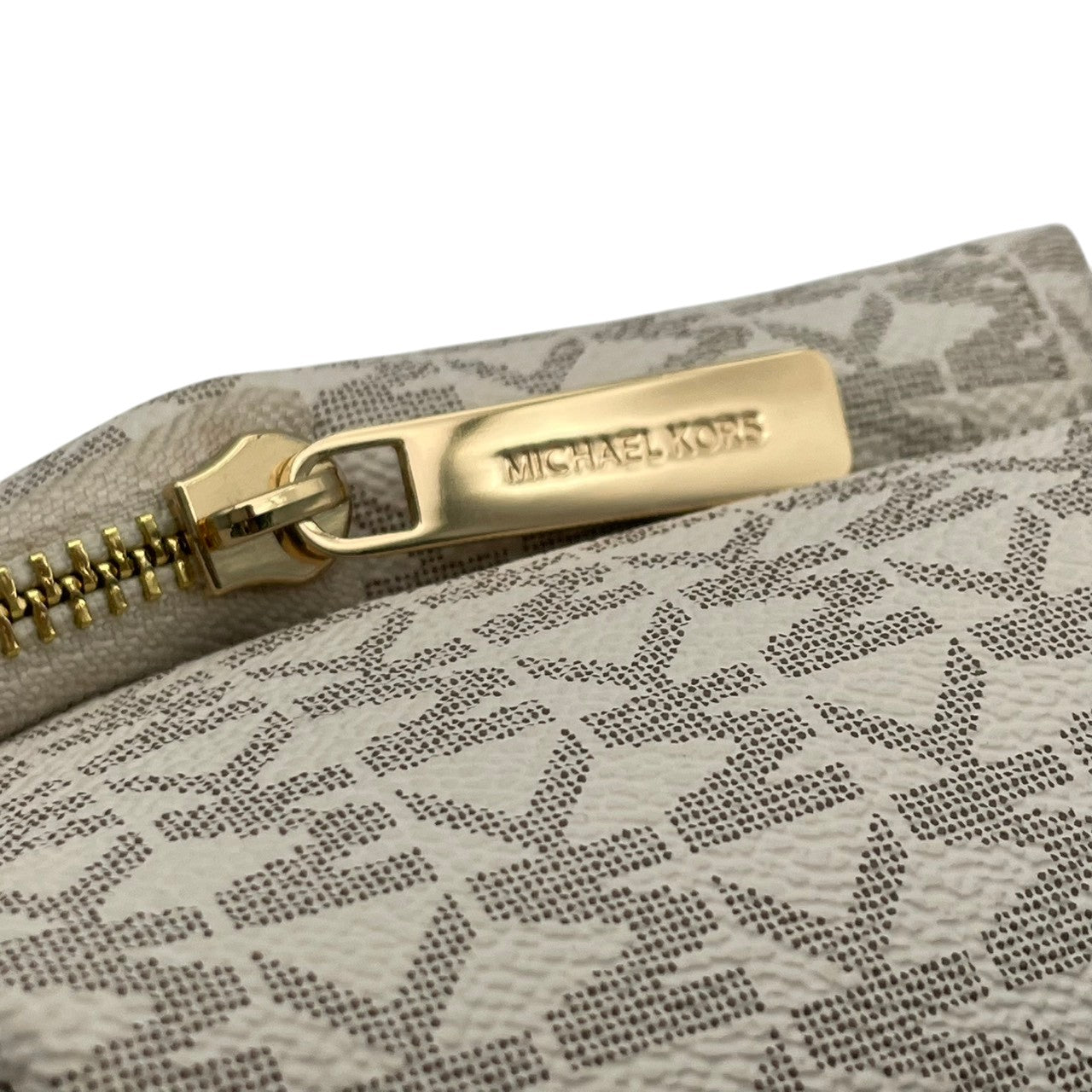 極美品 MICHAEL KORS マイケルコース Erin ミディアム リュック デイパック MKシグネチャー総柄 PVC×レザー バニラ アイボリー×ブラウン レディース ゴールド金具 上品 軽量 通勤 通学 デイリー お出かけ 人気定番 s18